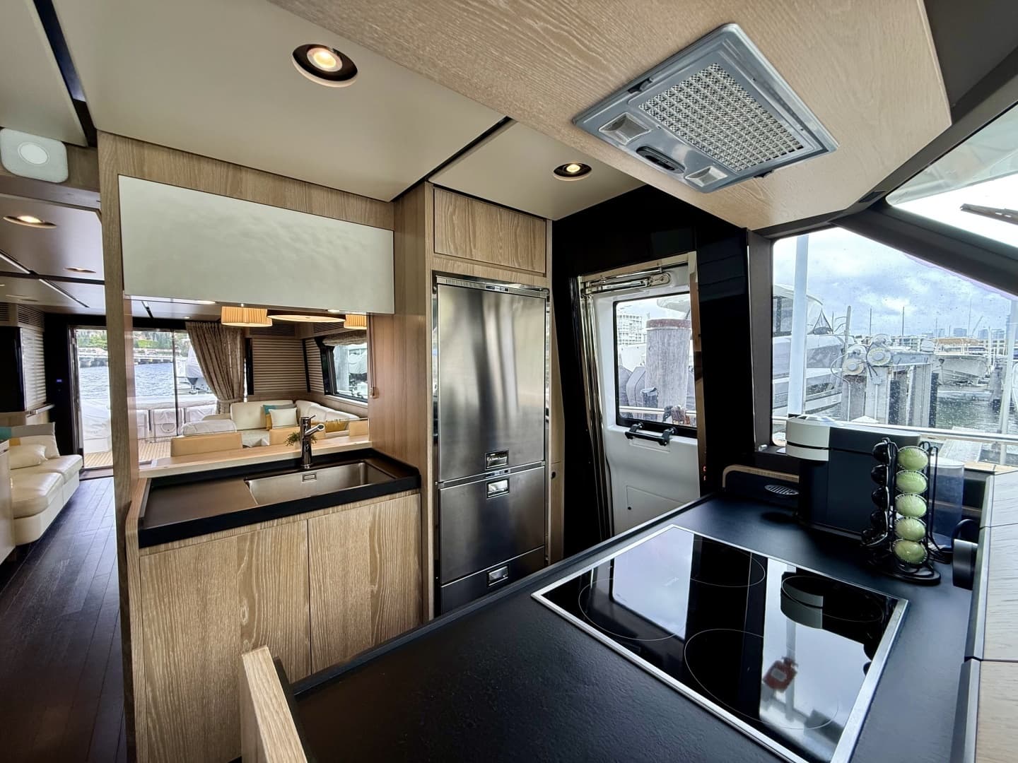 2020 Azimut Magellano 66 - Image 35