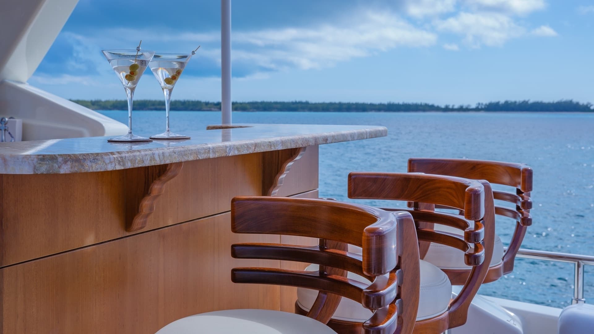 2012 Custom Line Raised Pilothouse - Image 17