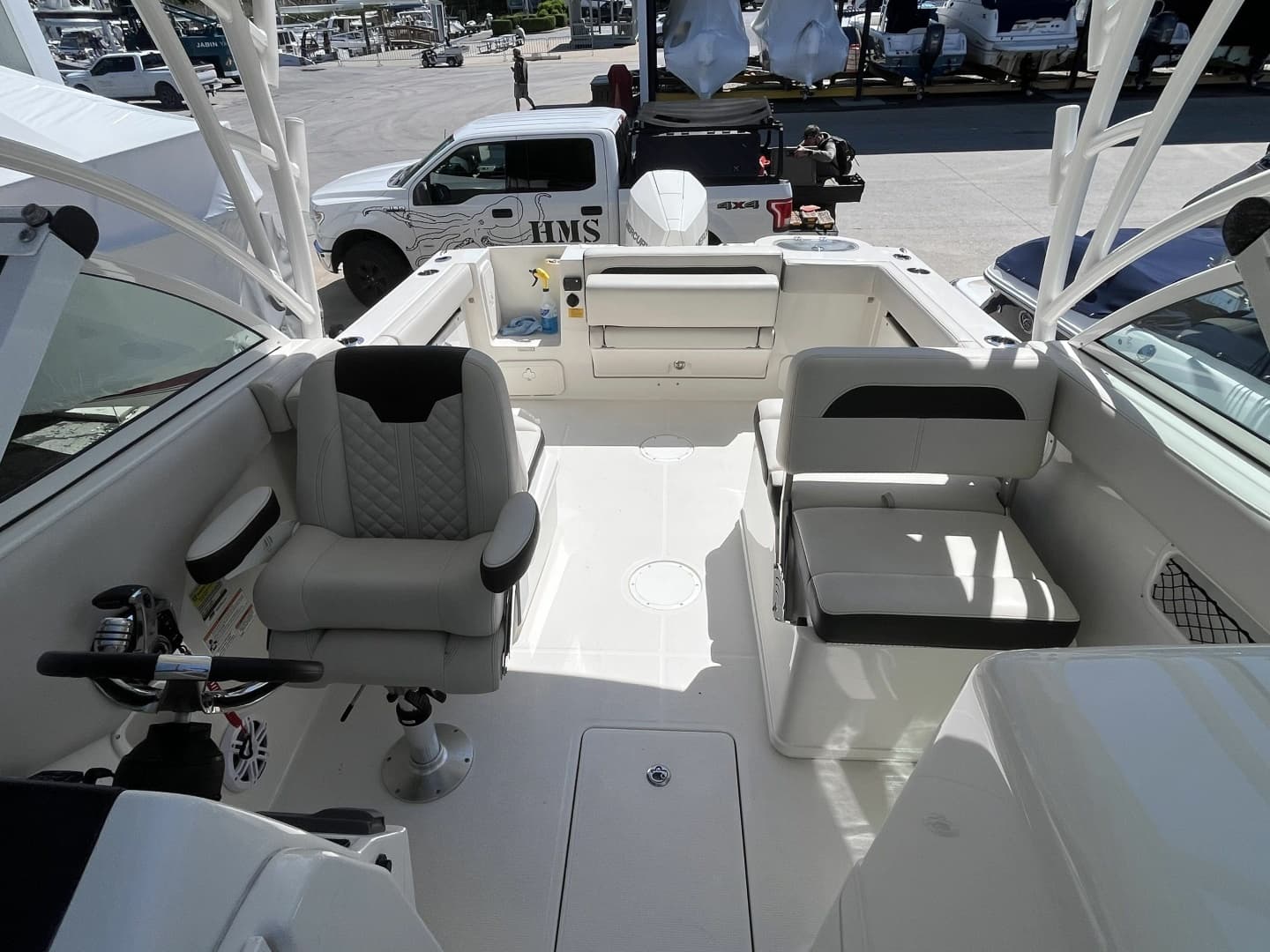 2024 Sailfish 245 DC - Image 18