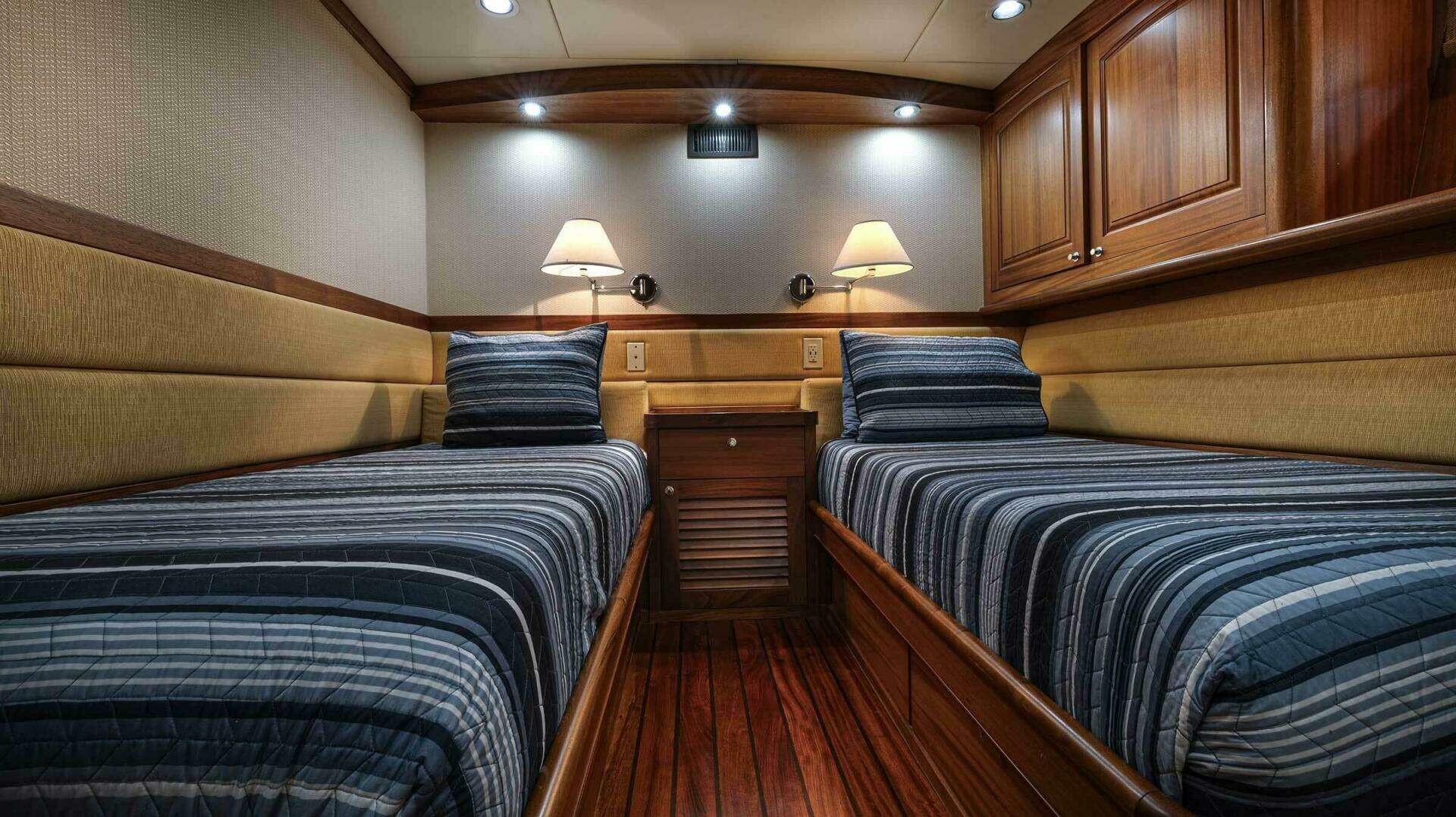 2010 AllSeas — - Image 14