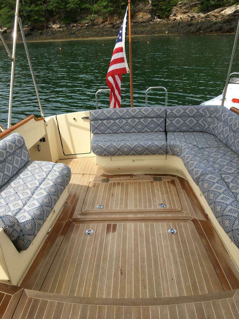 2013 Hinckley Talaria - Image 27
