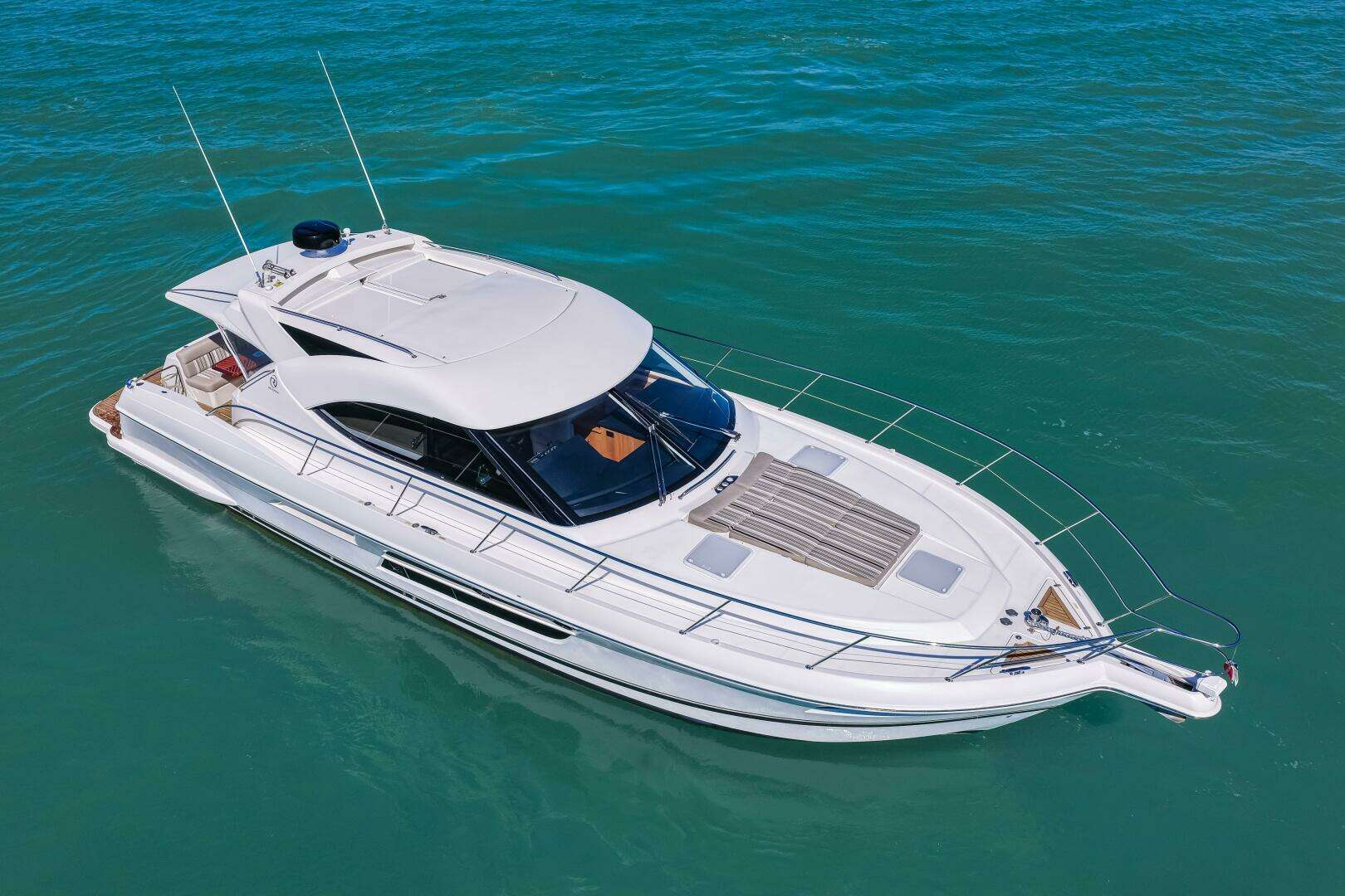 2016 Riviera 5000 Sport Yacht - Image 4