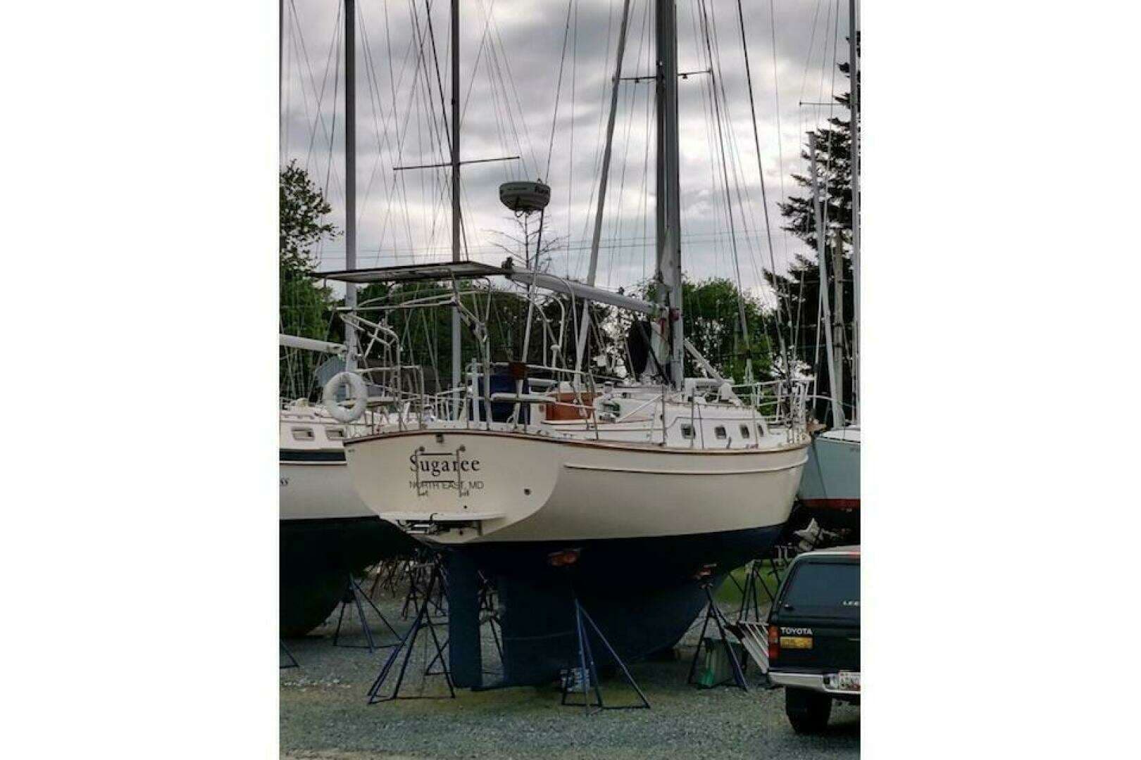 1997 Island Packet 37 - Image 14