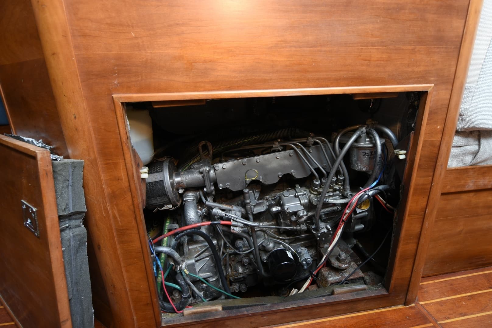 1996 Sabre 402 - Image 32