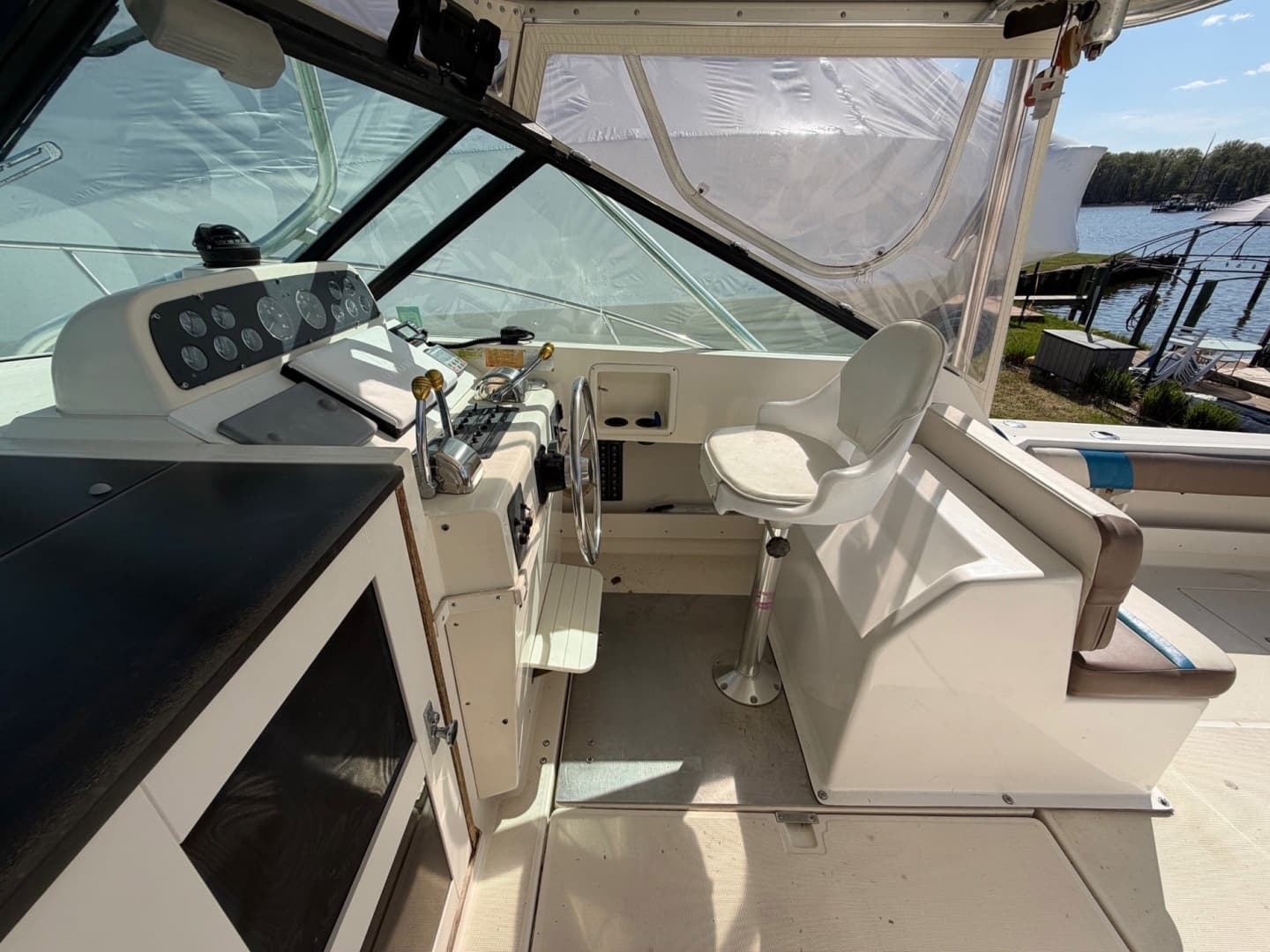 1997 Pursuit 3100 Express - Image 11