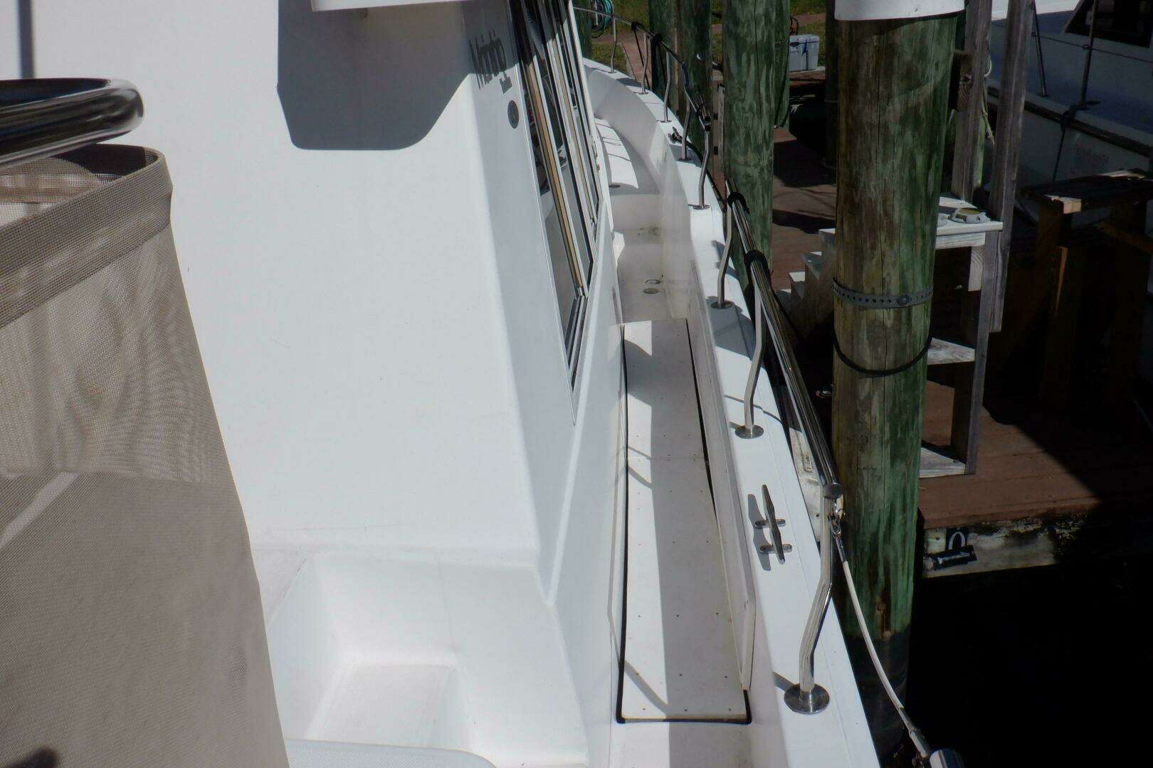 2002 Mainship 430 Trawler - Image 7