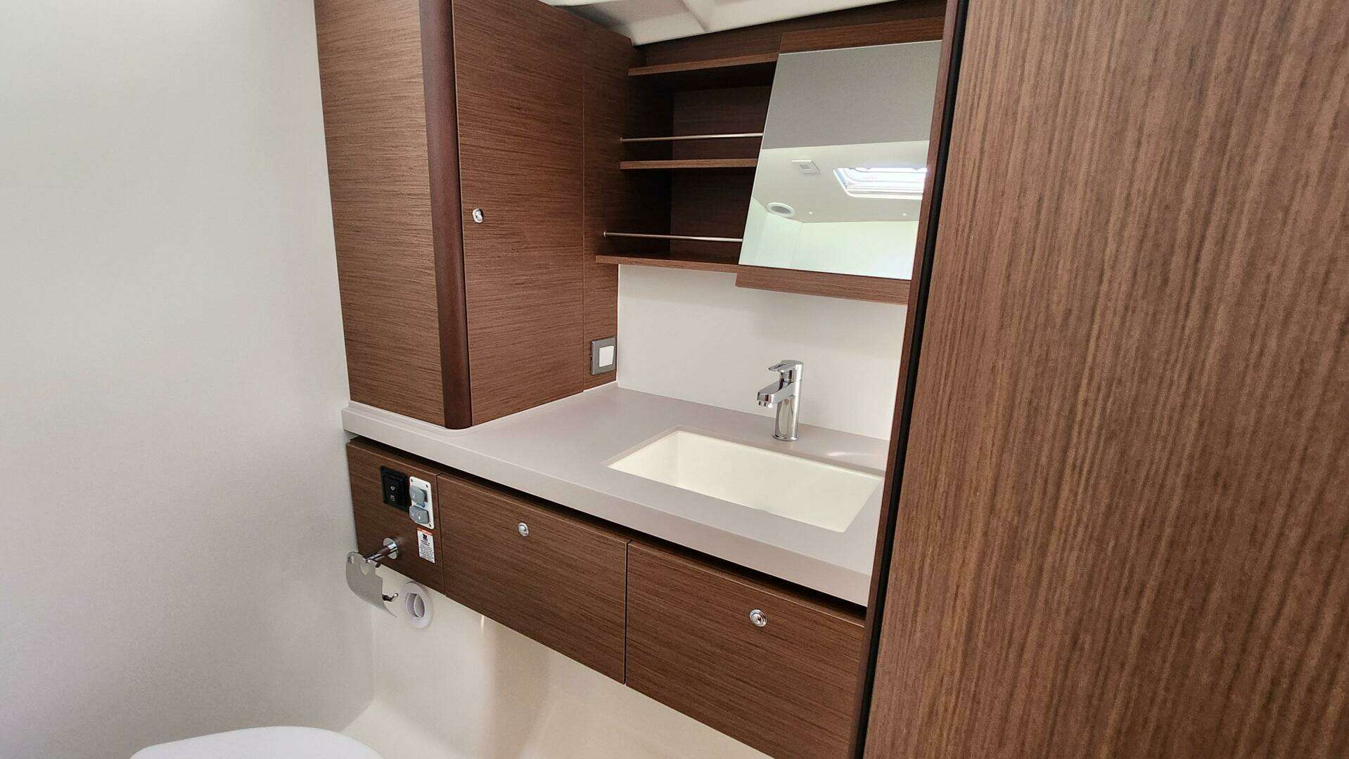 2024 Beneteau Oceanis 51.1 #374 - Image 9
