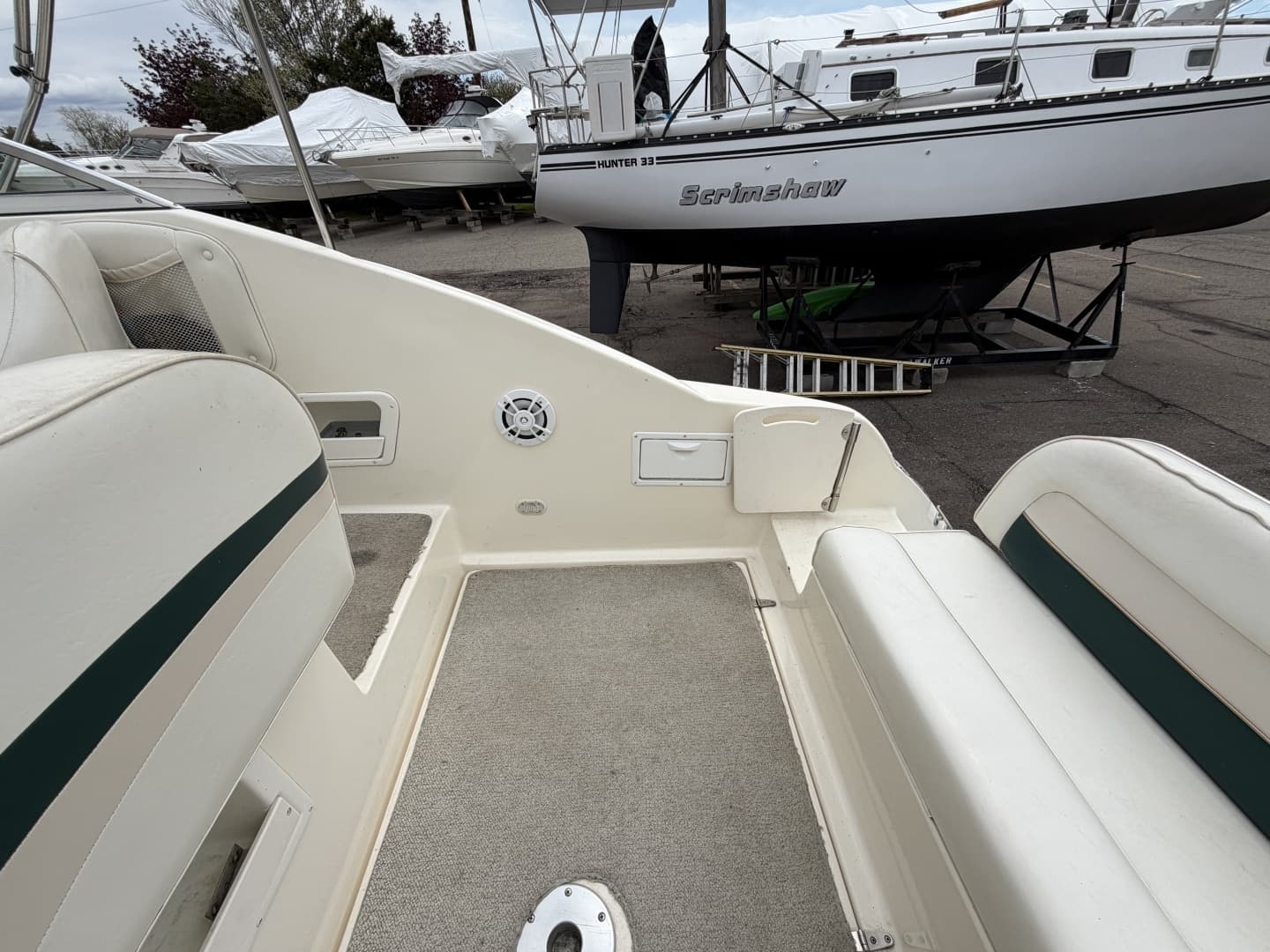 1998 Rinker 266 Fiesta Vee - Image 24