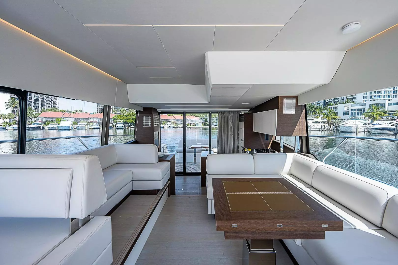2022 Prestige 520 Fly - Image 24