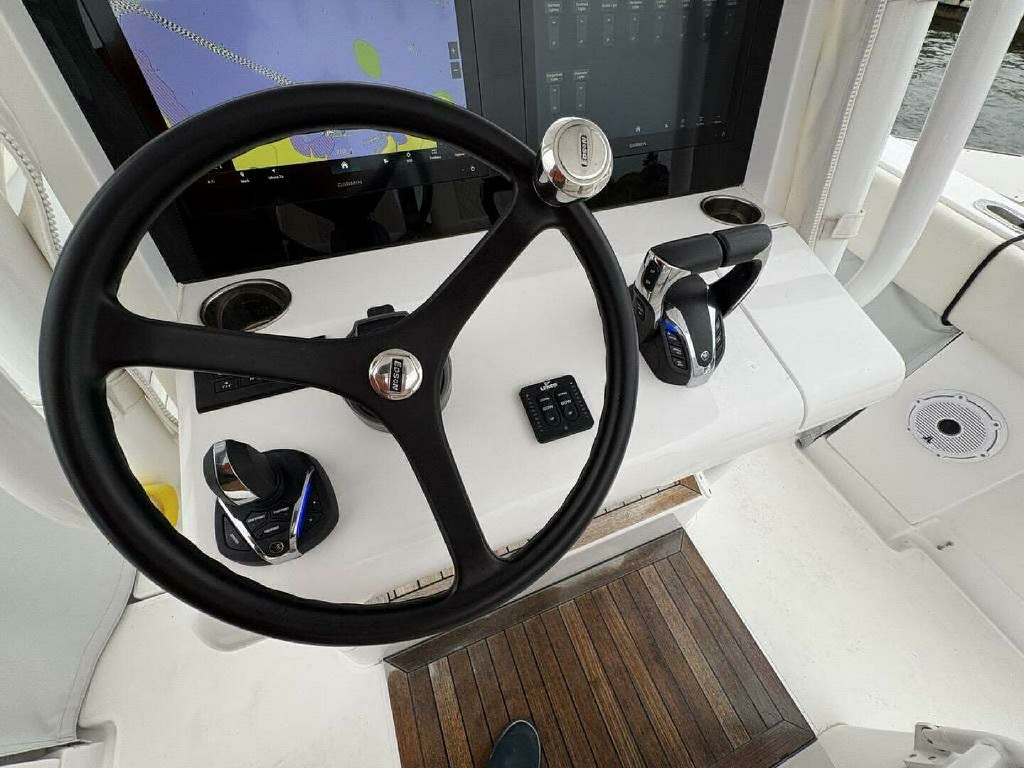 2023 Jupiter 30 - Image 22