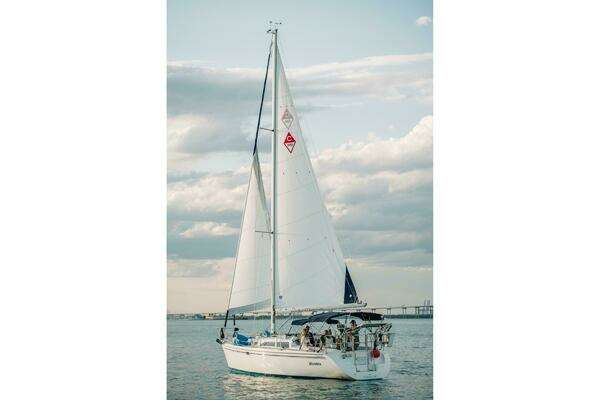 2006 Catalina 320