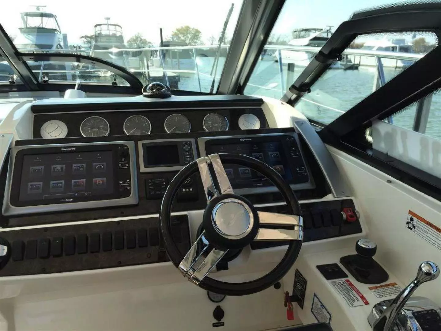 2013 Sea Ray Sundancer - Image 25