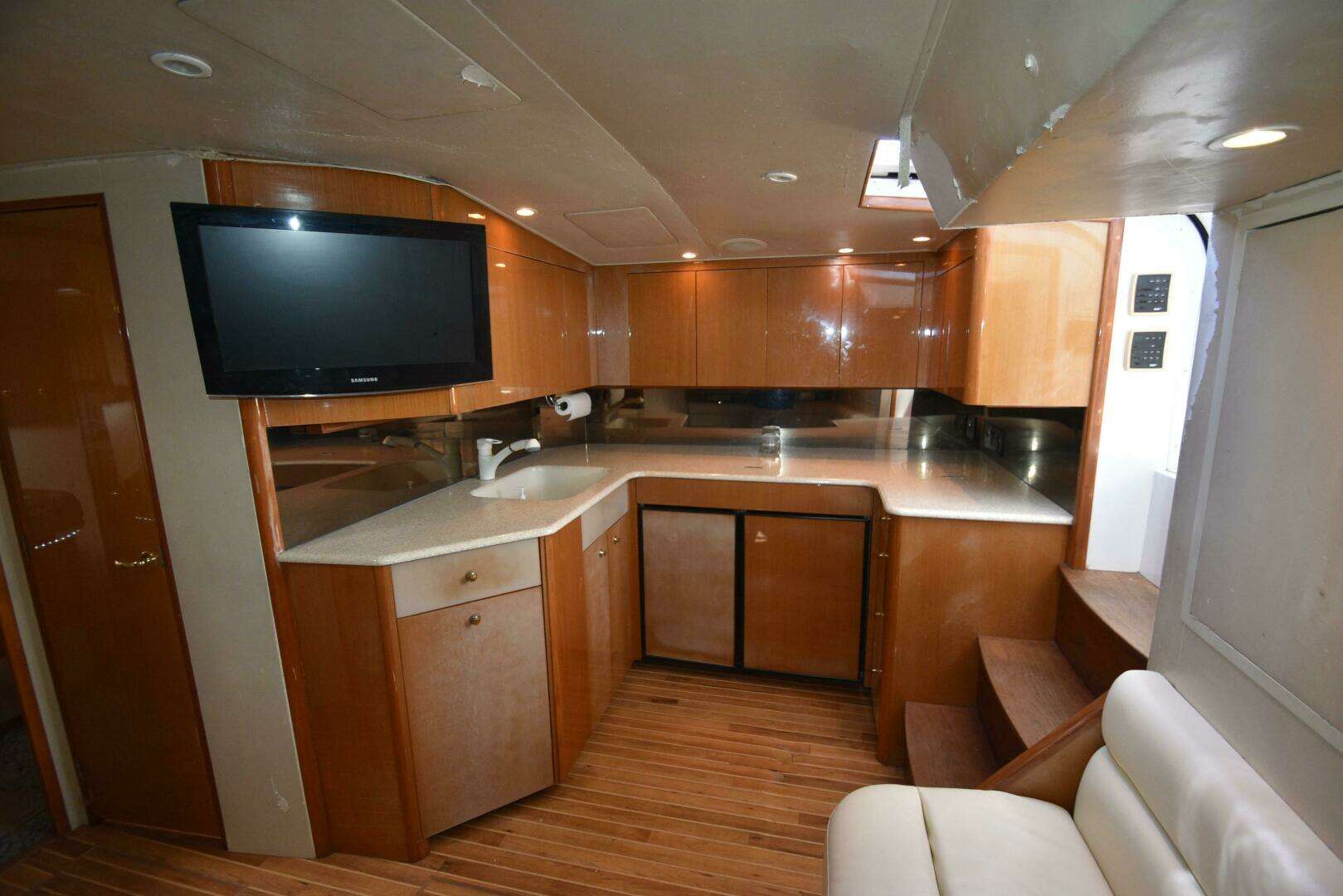 2003 Viking 45 Express - Image 25