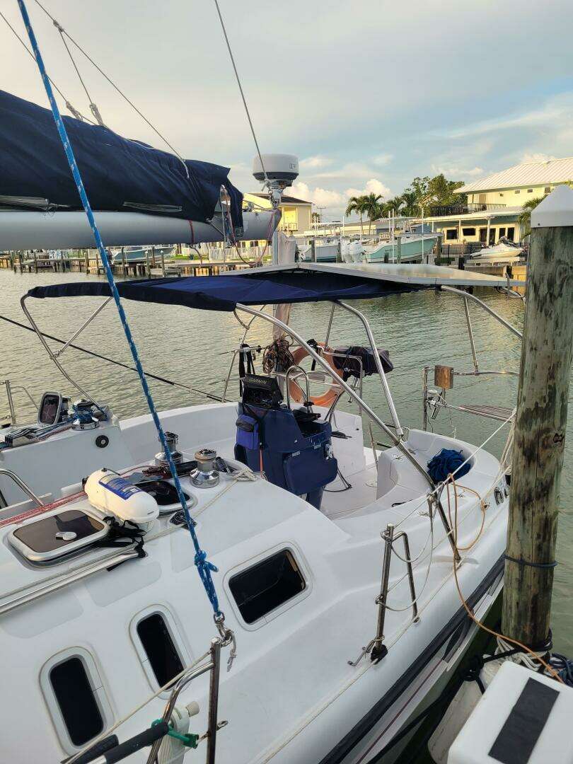 1997 Hunter 376 - Image 18