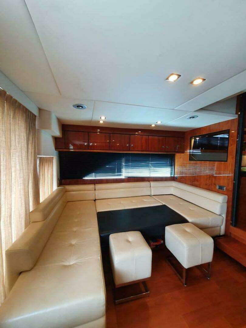 2010 Fairline Squadron 55 - Image 11