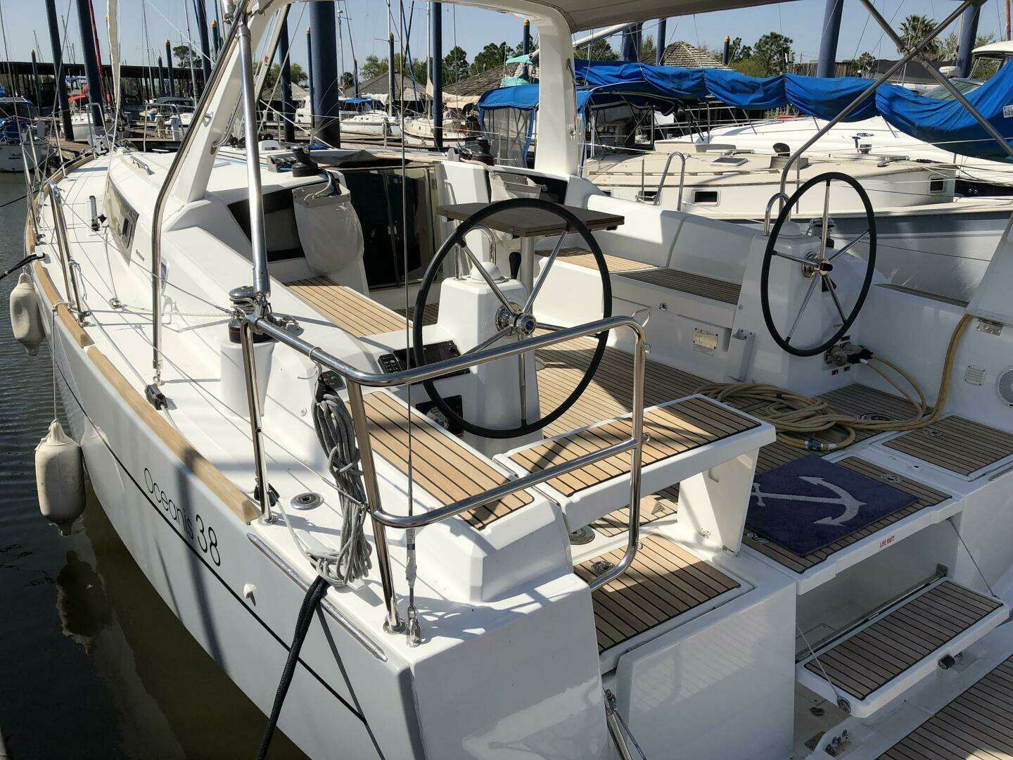 2017 Beneteau Oceanis 38 Weekender - Image 9