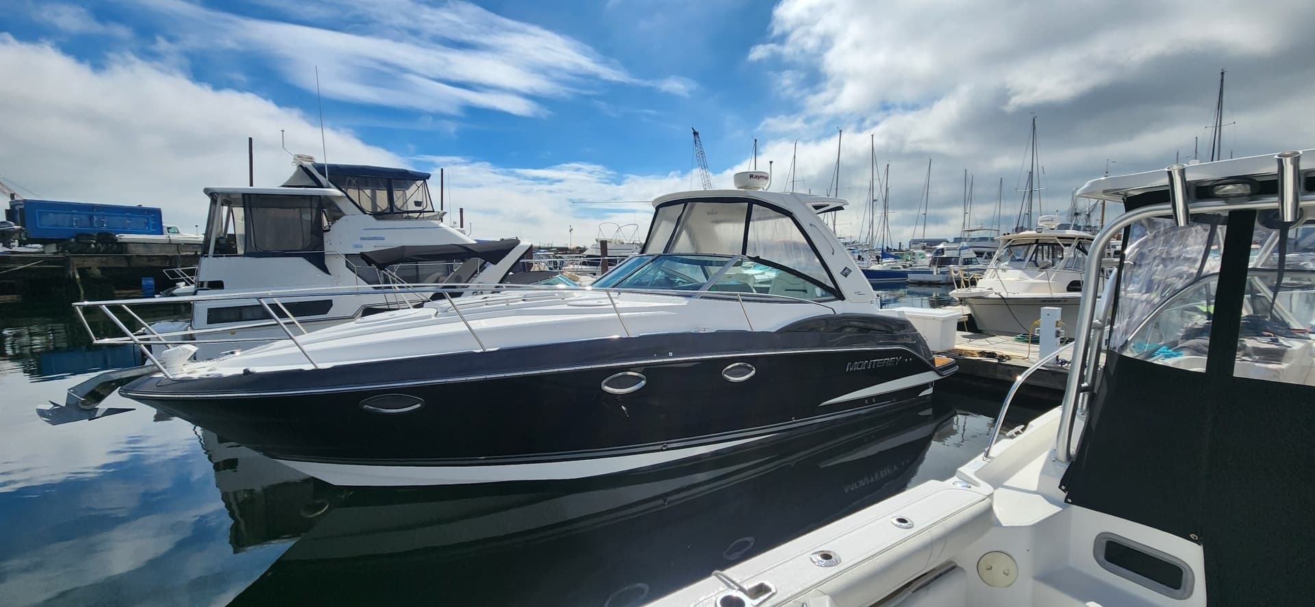 2015 Monterey 335 Sport Yacht - Image 3
