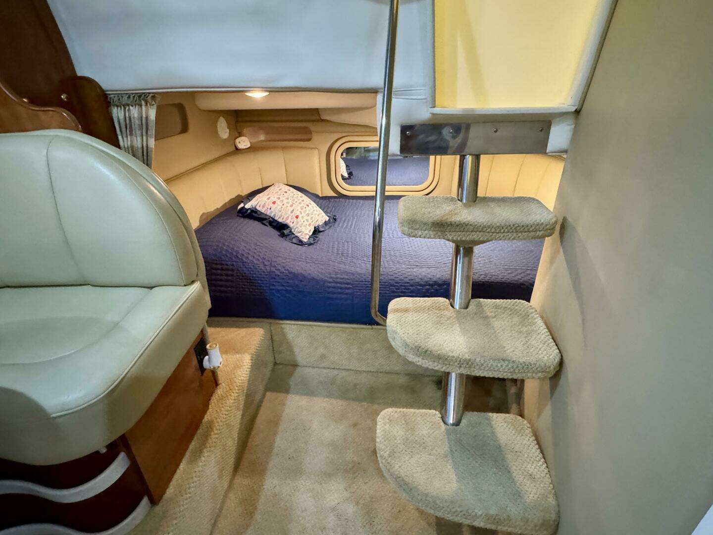 2004 Rinker 342 Fiesta Vee - Image 59
