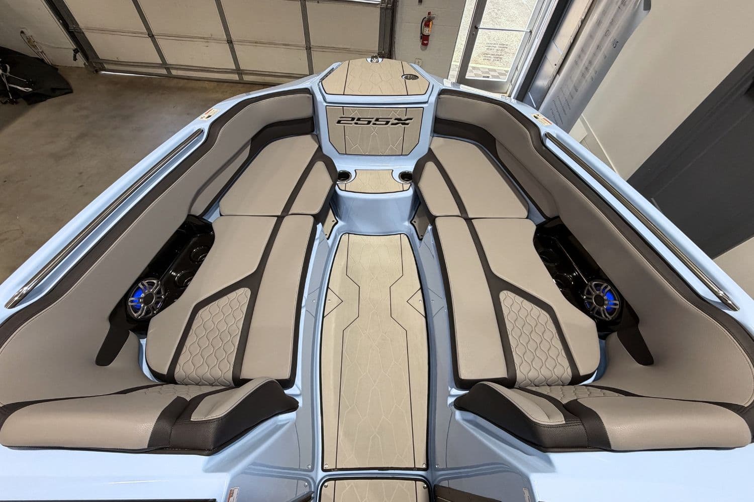 2025 Yamaha Boats 255XD - 14