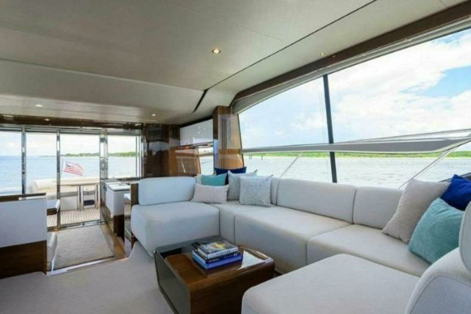 2019 Princess F62 - Image 8