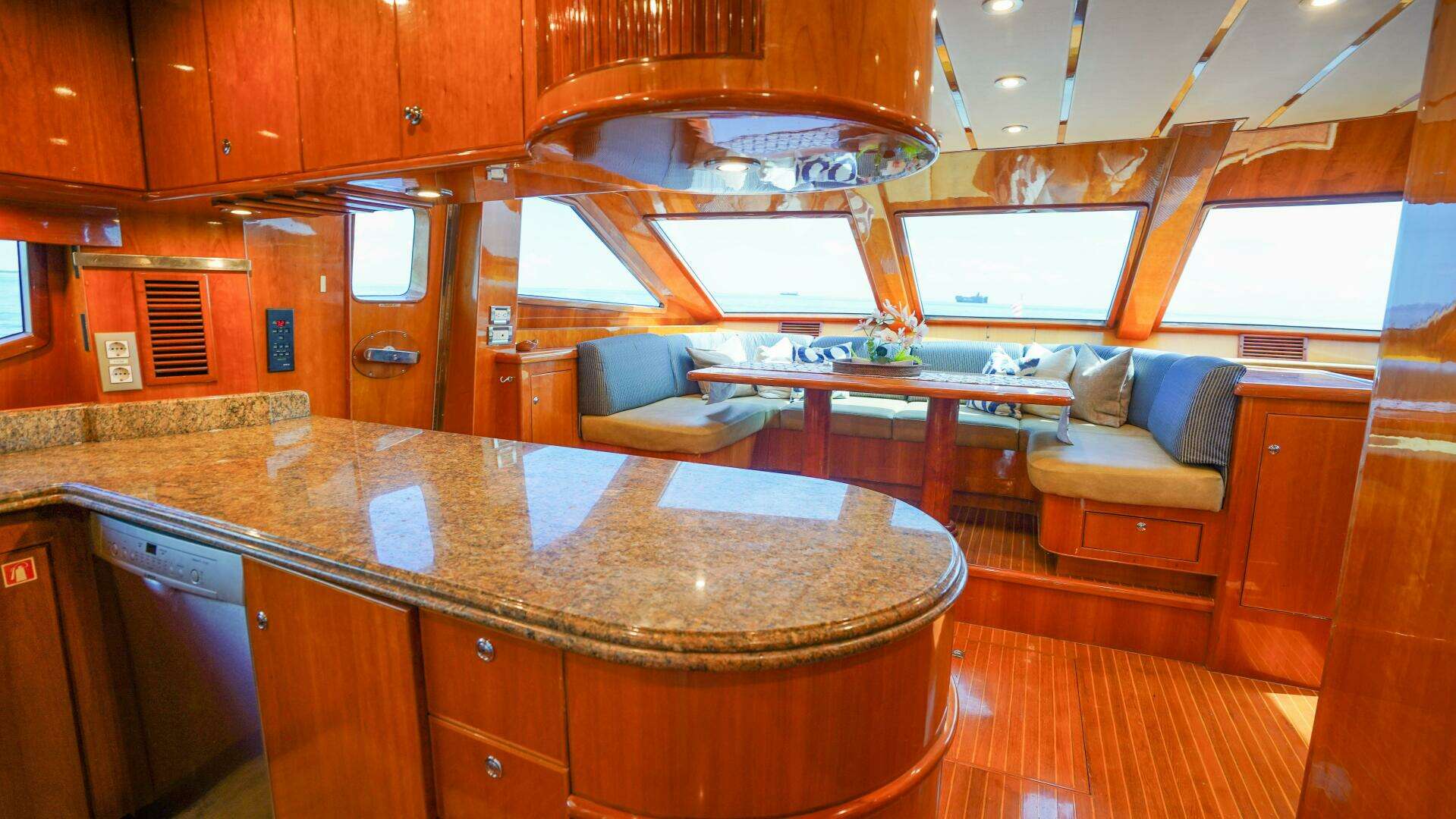 2001 Motor Yacht 82MY - Image 24