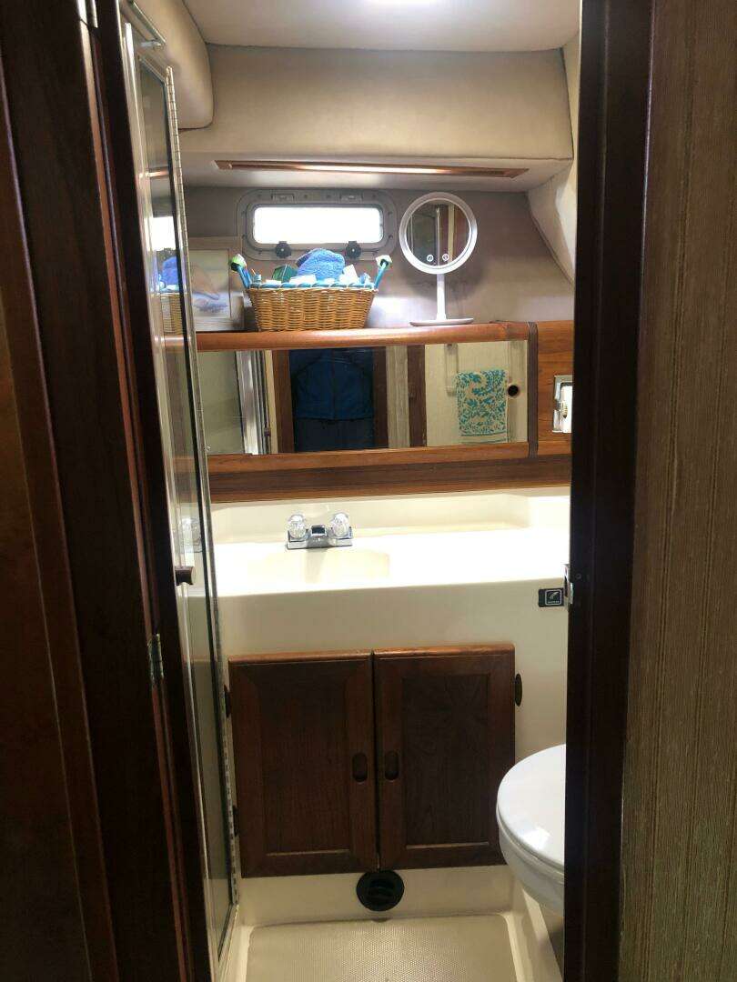 1985 Bayliner 4550 Motoryacht - Image 42