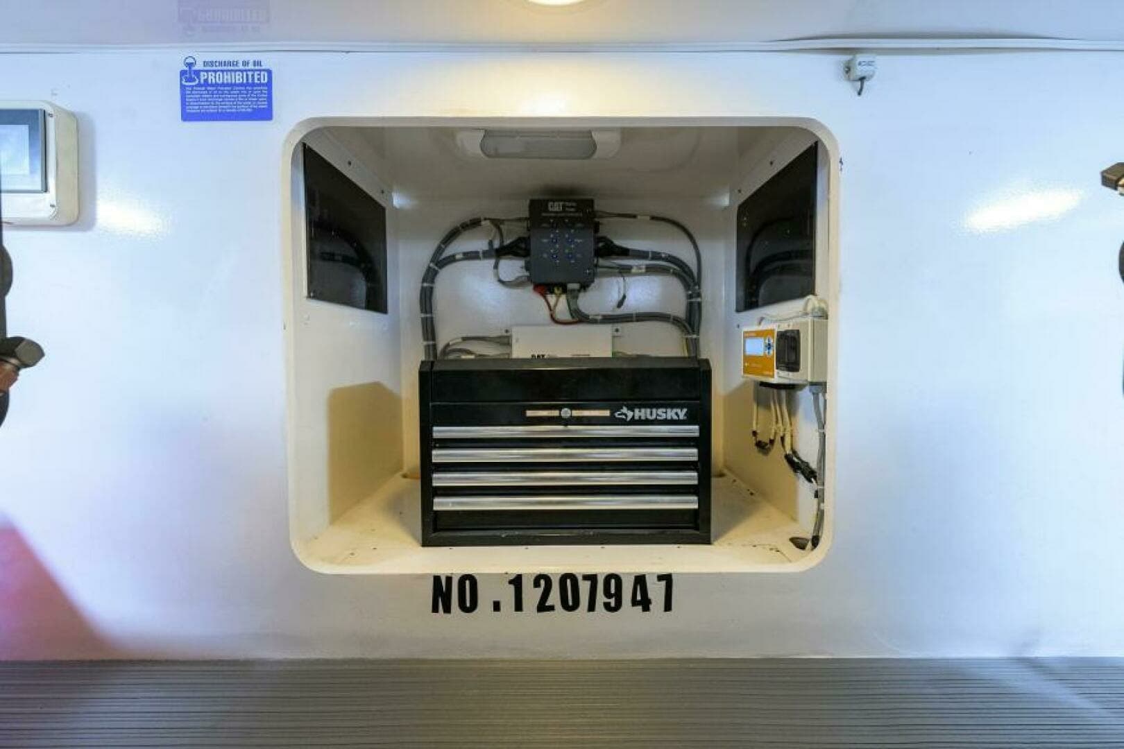 2008 Viking 60 Convertible - Image 52