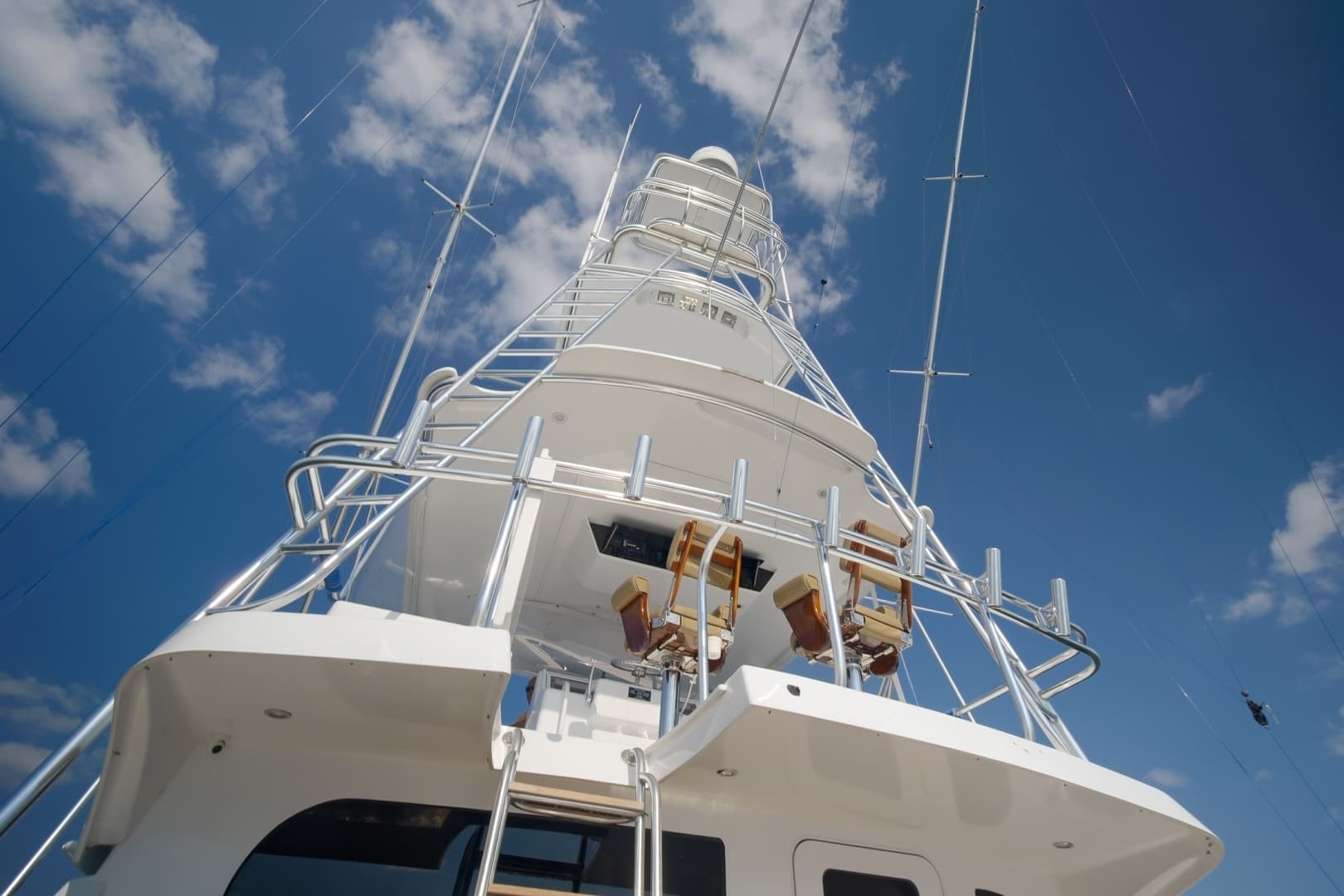 2002 Hatteras 60 Convertible - Image 21