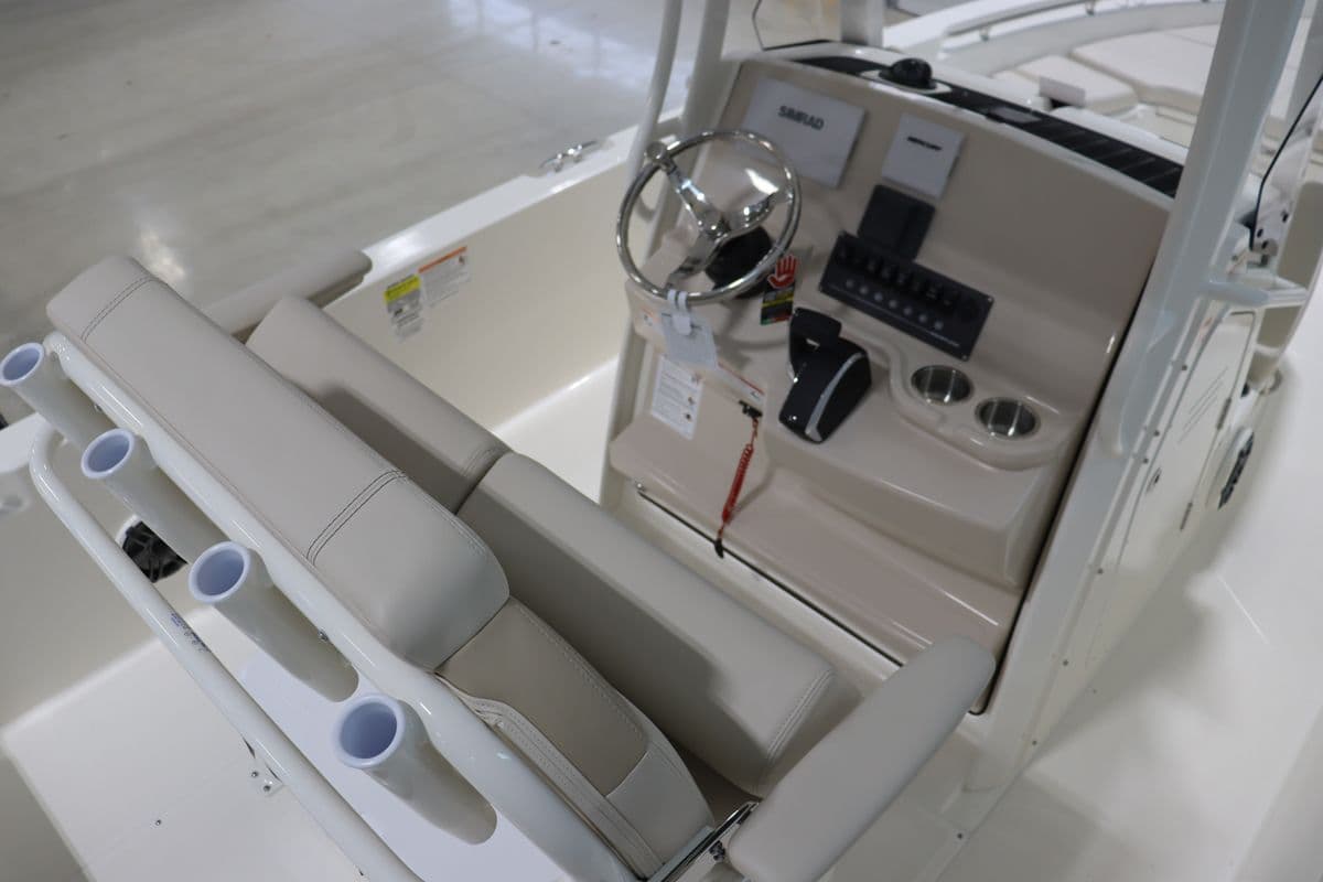 2026 Boston Whaler 25 Dauntless - 16
