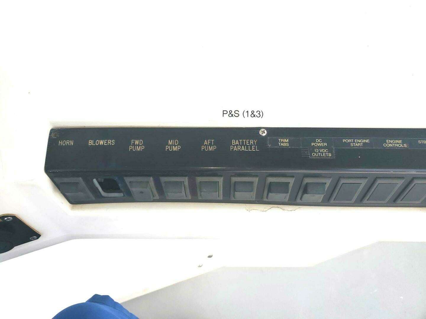 1989 Rampage R 401 SF SPORTFISHER - Image 19