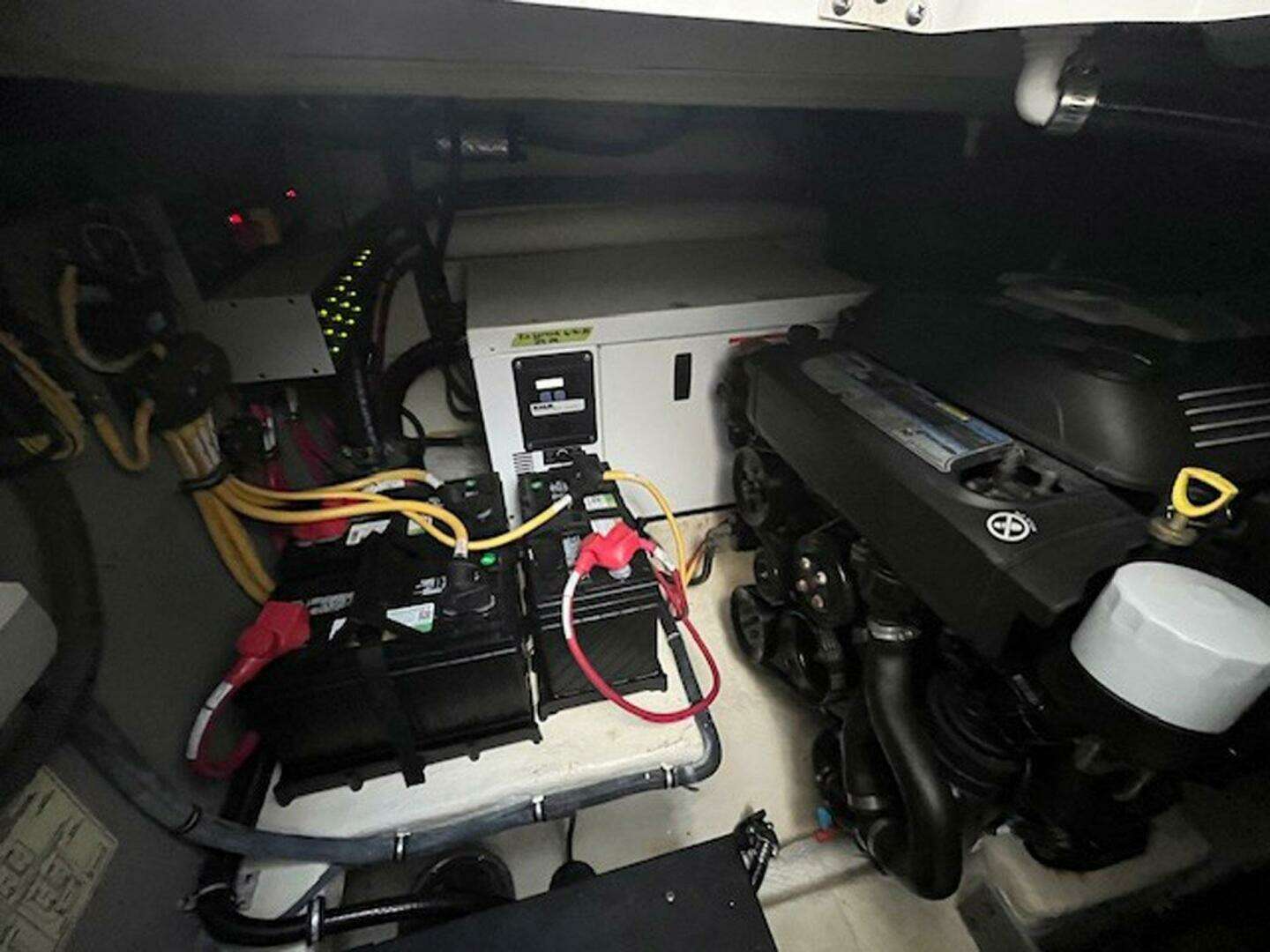 2018 Monterey 335 Sport Yacht - Image 25
