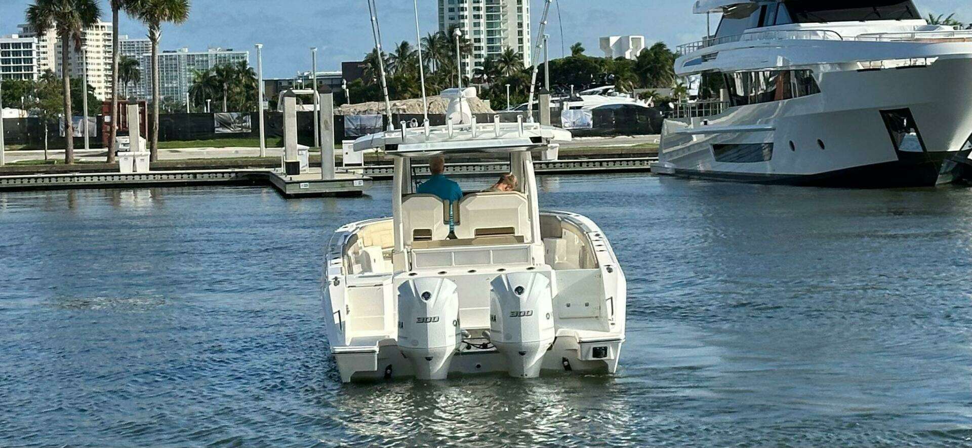 2020 Pursuit S328 - Image 2