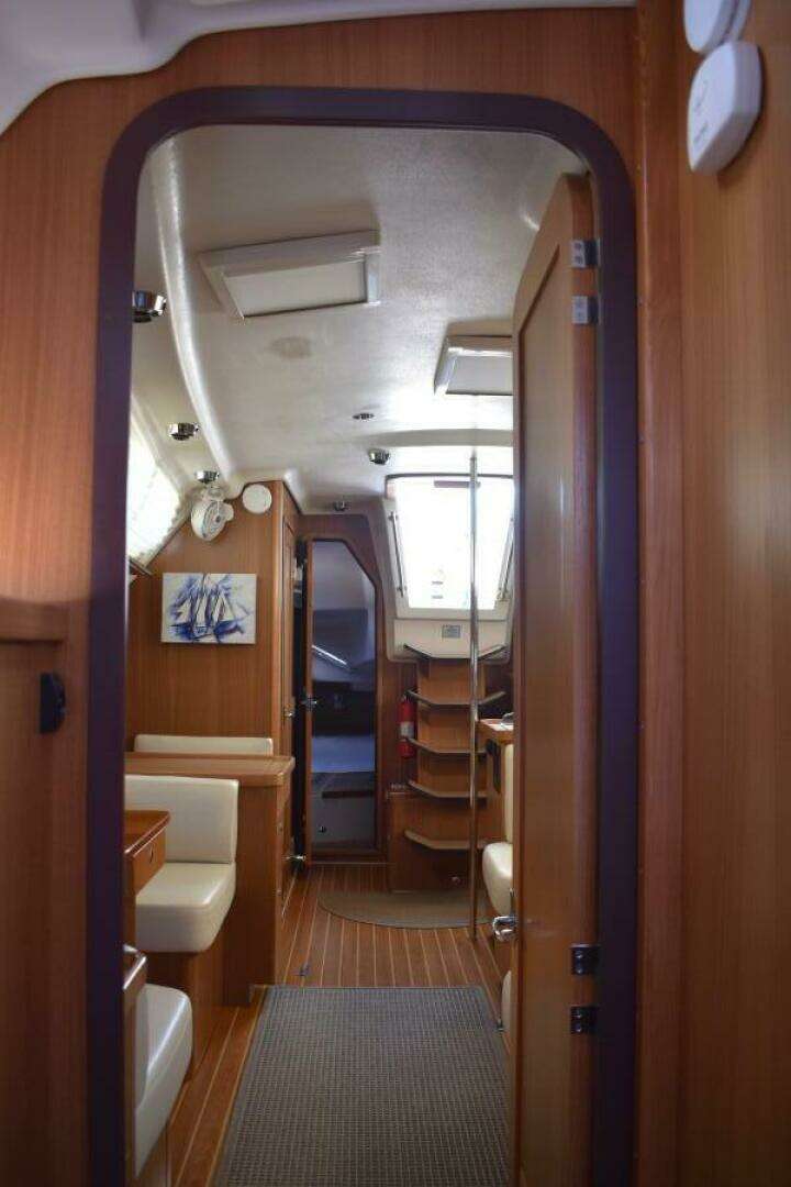 2016 Catalina 445 - Image 13