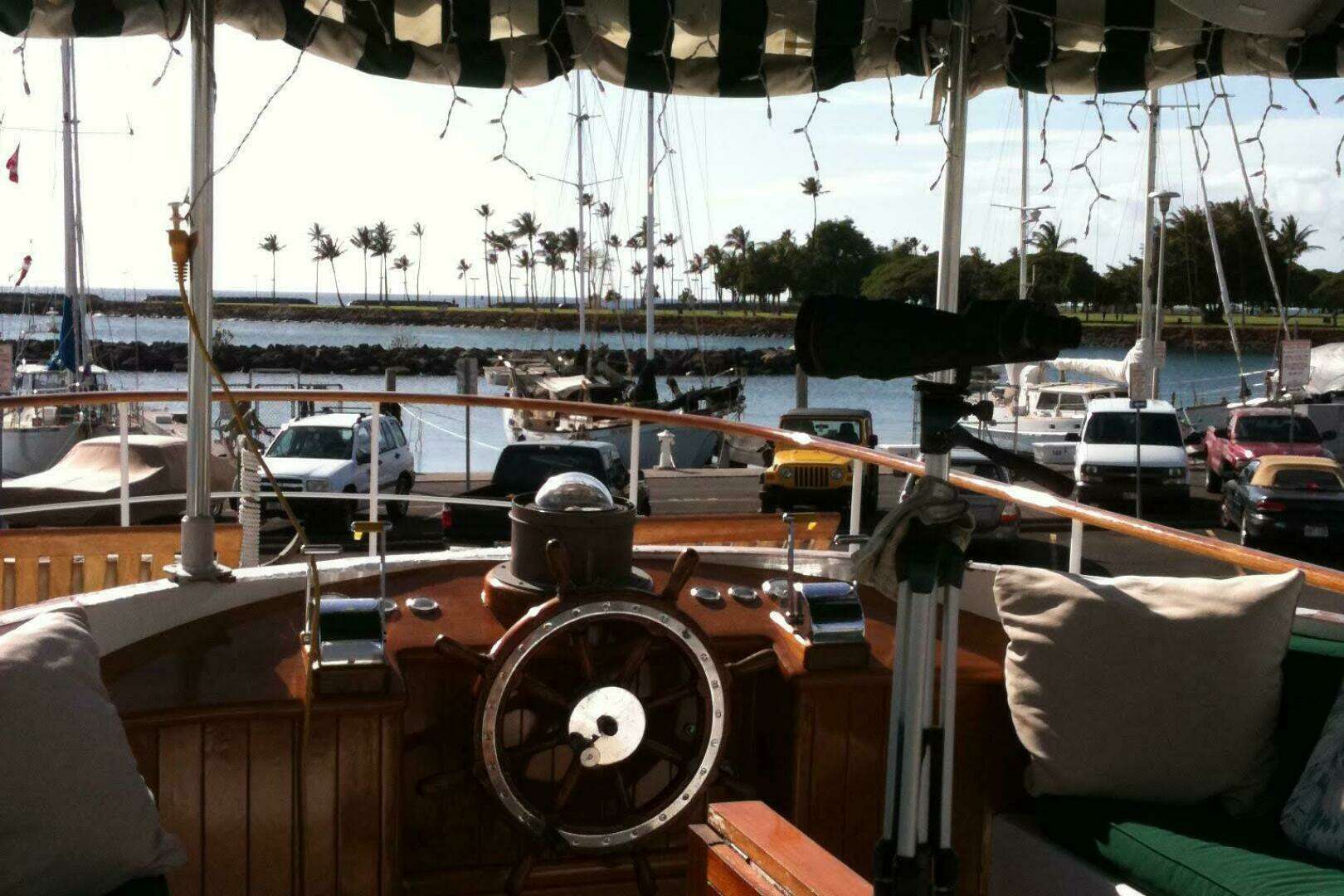 1937 Custom Stubenberg Motor Yacht - Image 17