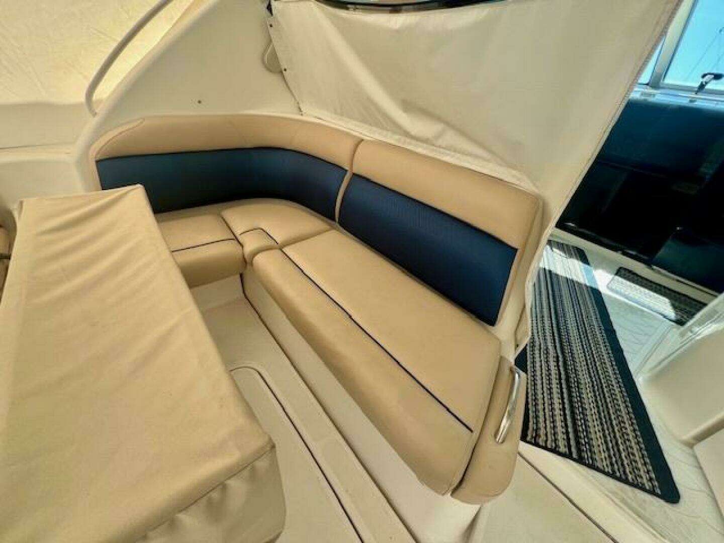 2007 Tiara Yachts 3900 Sovran - Image 9