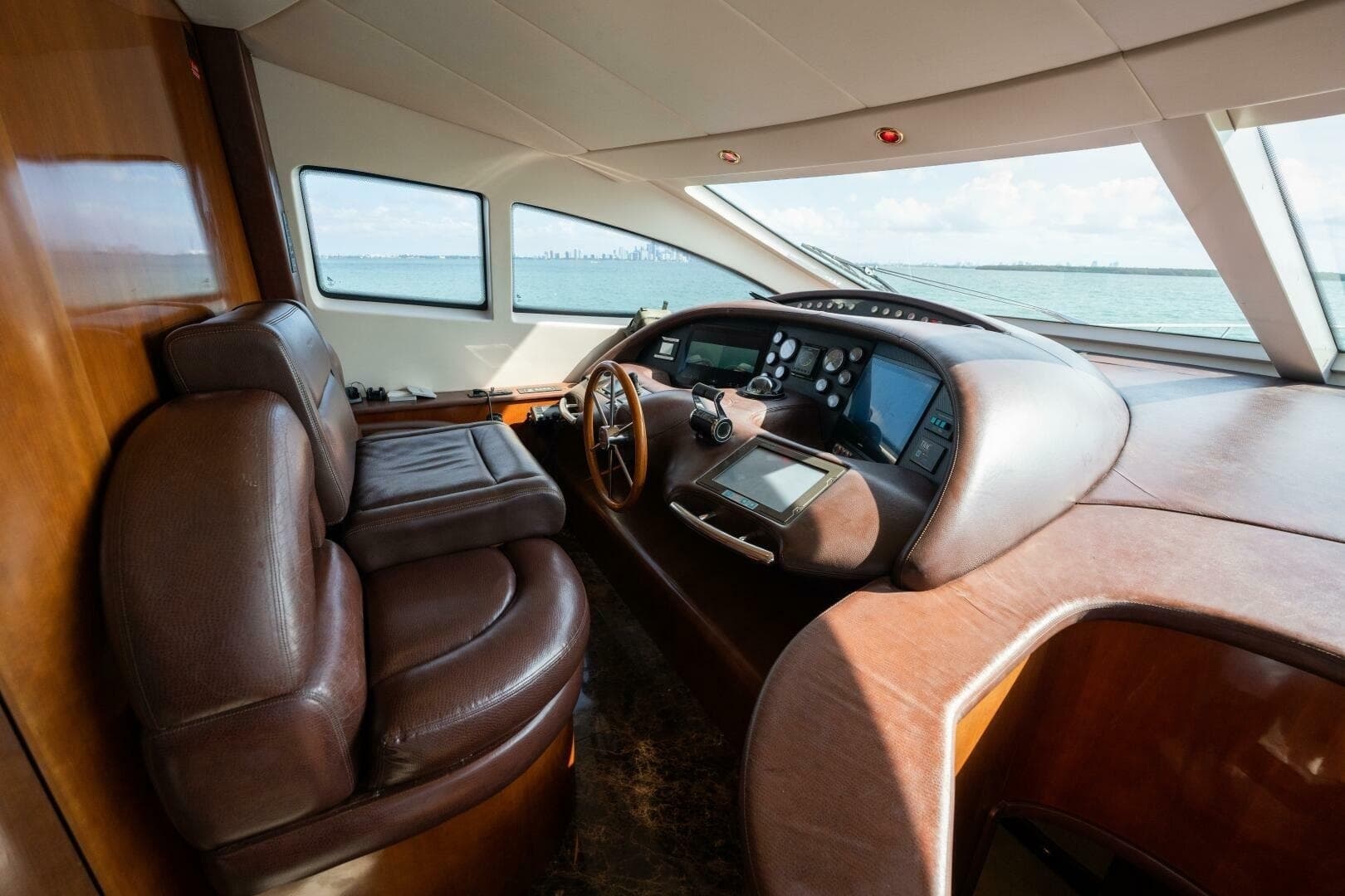 2004 Azimut 80 Carat - Image 15
