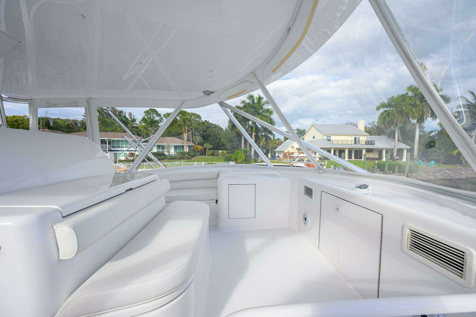 2013 Hatteras GT63 - Image 27