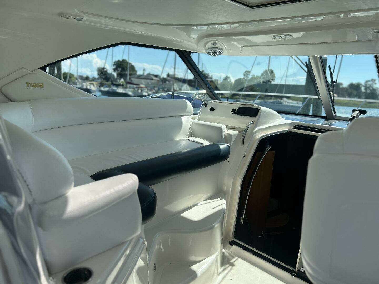2008 Tiara Yachts 3500 Sovran - Image 13