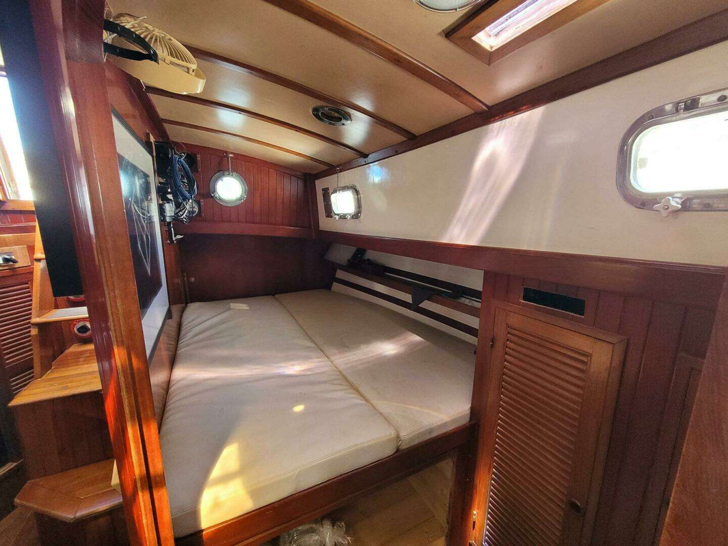 1984 Tayana 37 - Image 6
