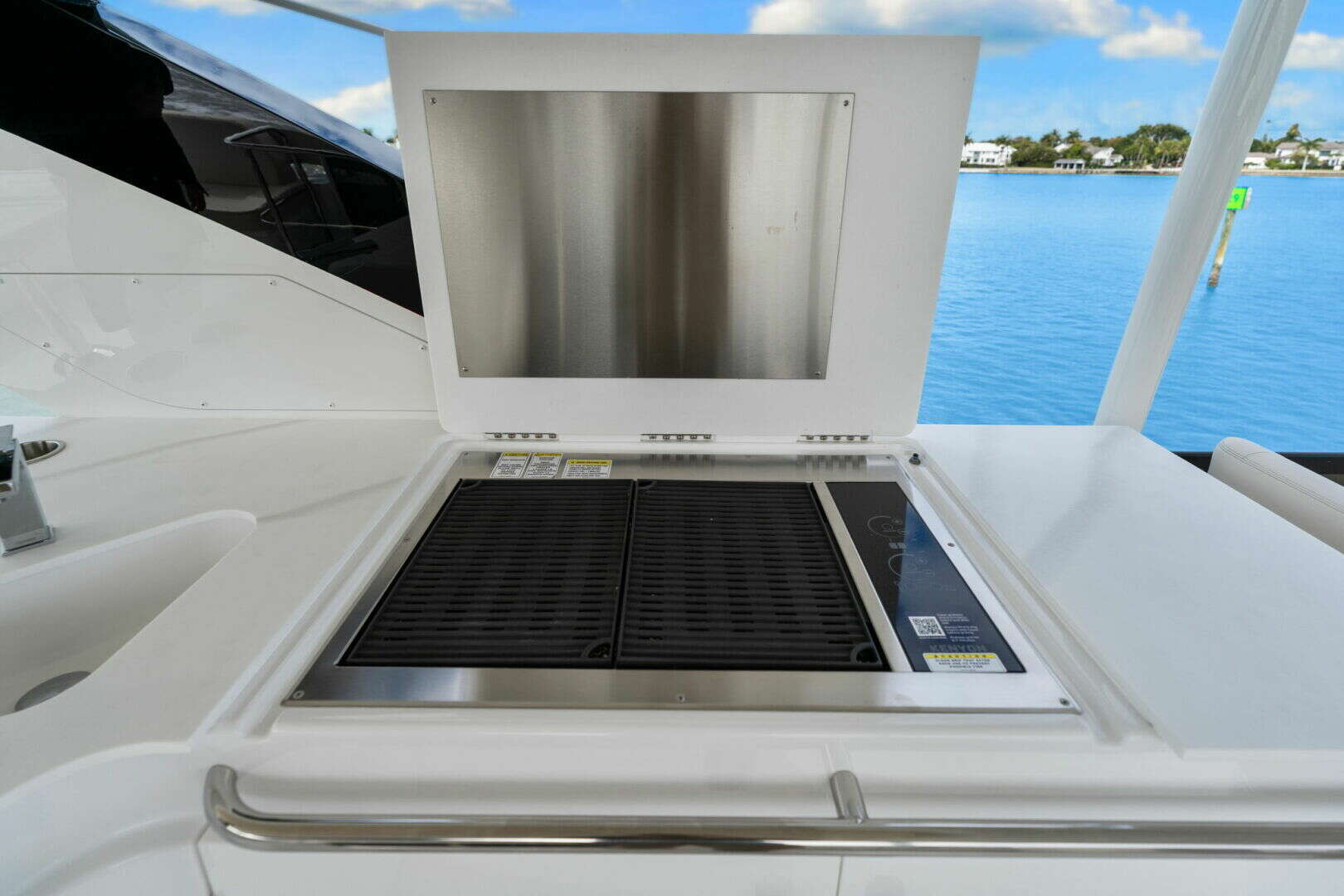 2026 Cruisers Yachts 57 FLY - Image 54