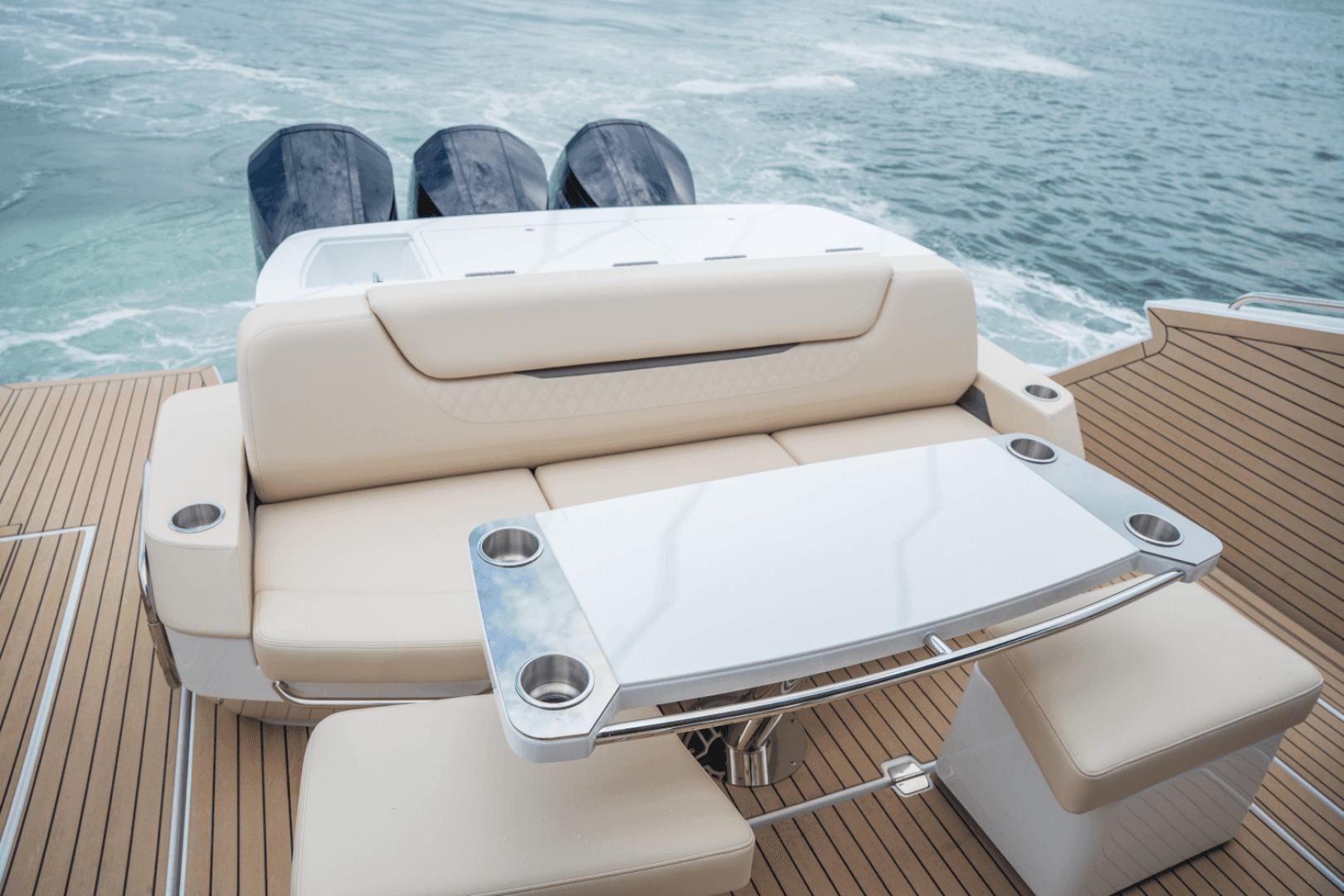 2026 Cruisers Yachts 50GLS OB - Image 16