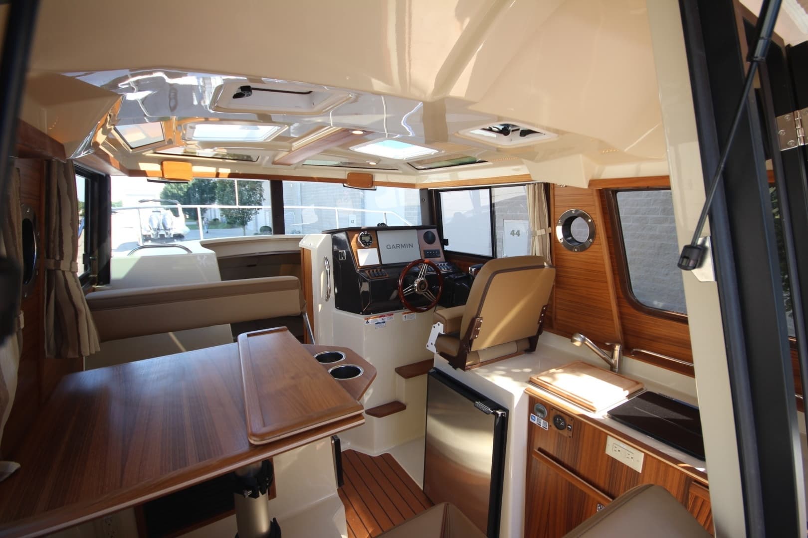 2027 Ranger Tugs R-25 Luxury Edition - Image 18