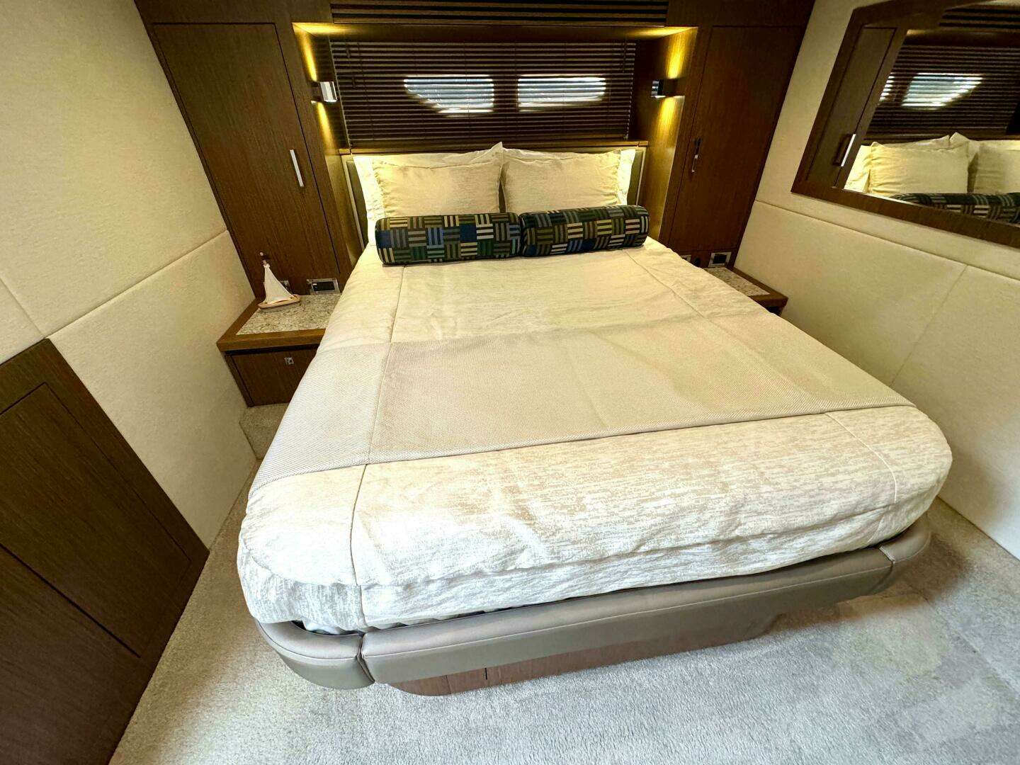2017 Sea Ray 510 Sundancer - Image 38