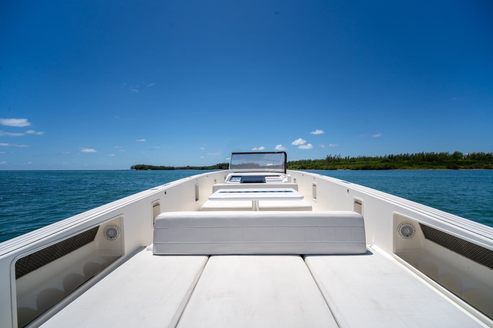 2014 VanDutch 40 - Image 18