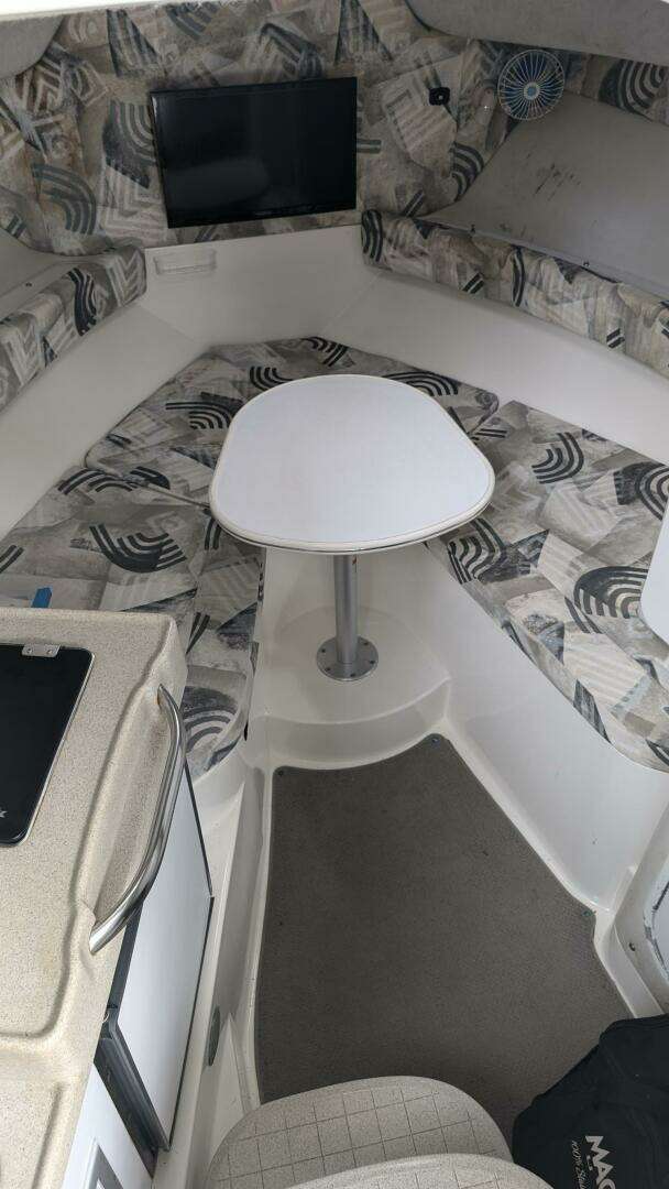 2001 Wellcraft 270 Coastal - Image 11