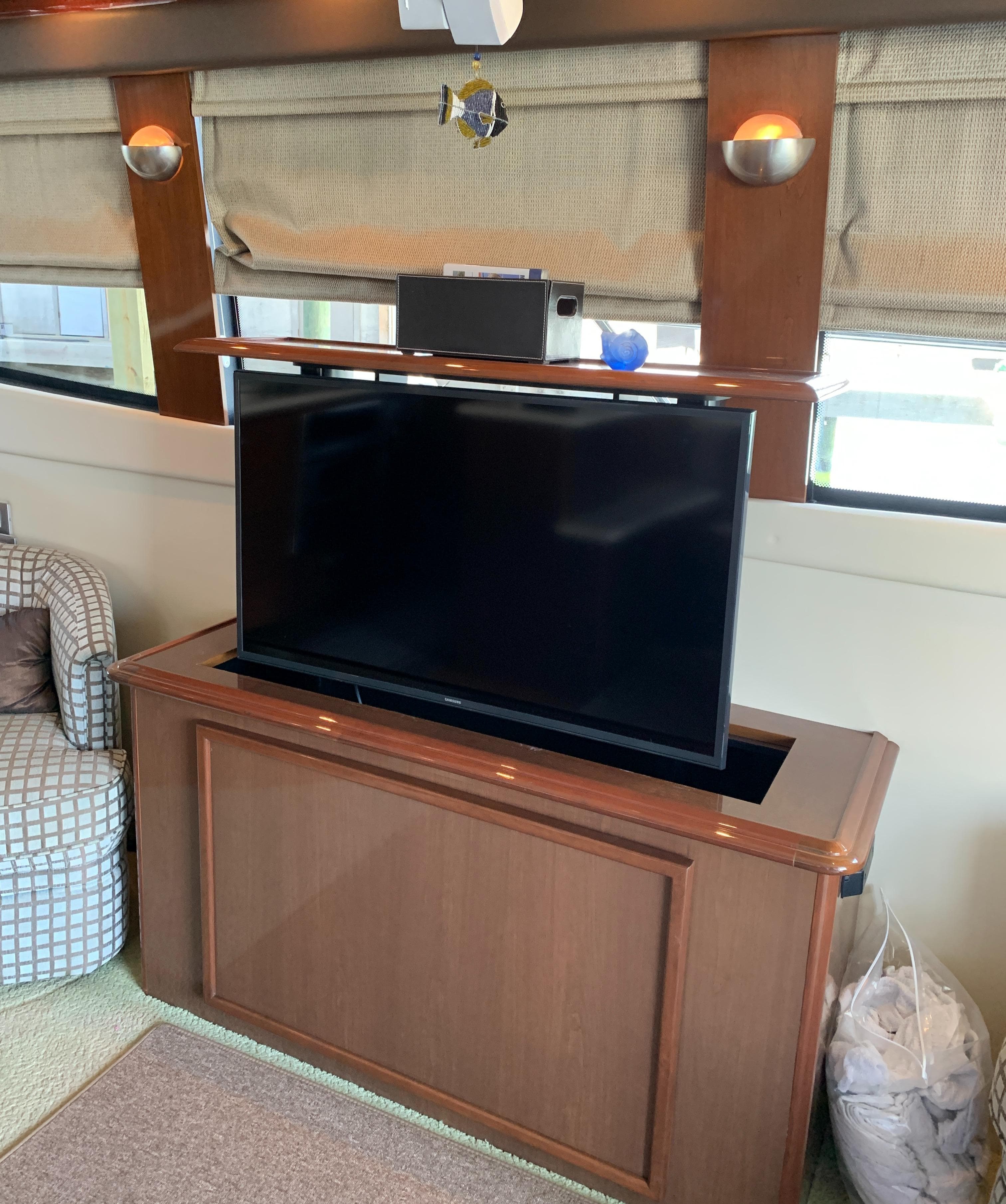 2007 Carver 56 Voyager - 68