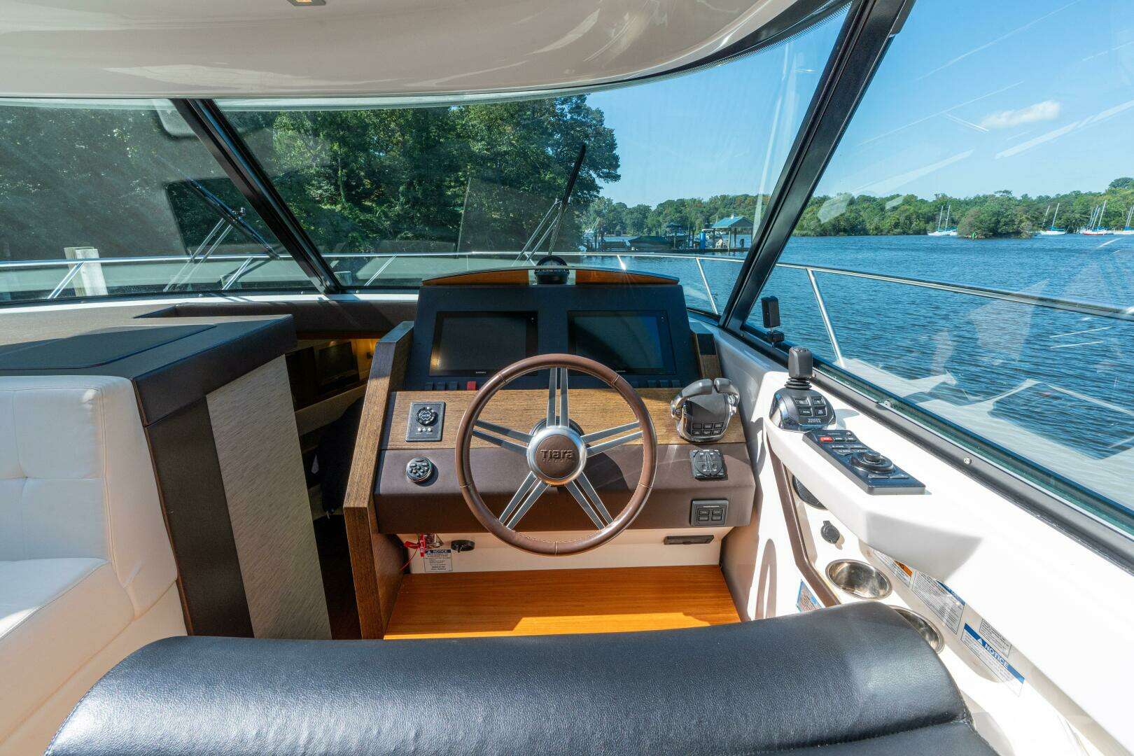 2015 Tiara Yachts 44 Coupe - Image 6