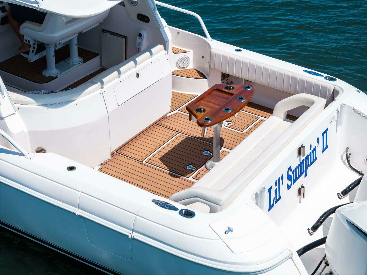 2015 Intrepid 430 Sport Yacht - Image 9