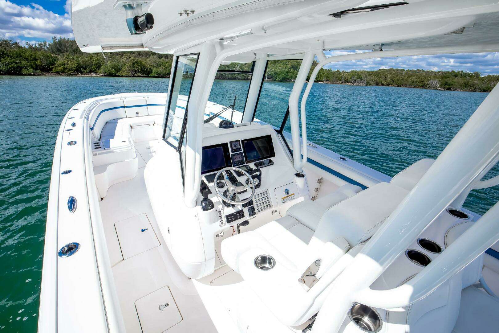 2017 Intrepid 375 Open - Image 5