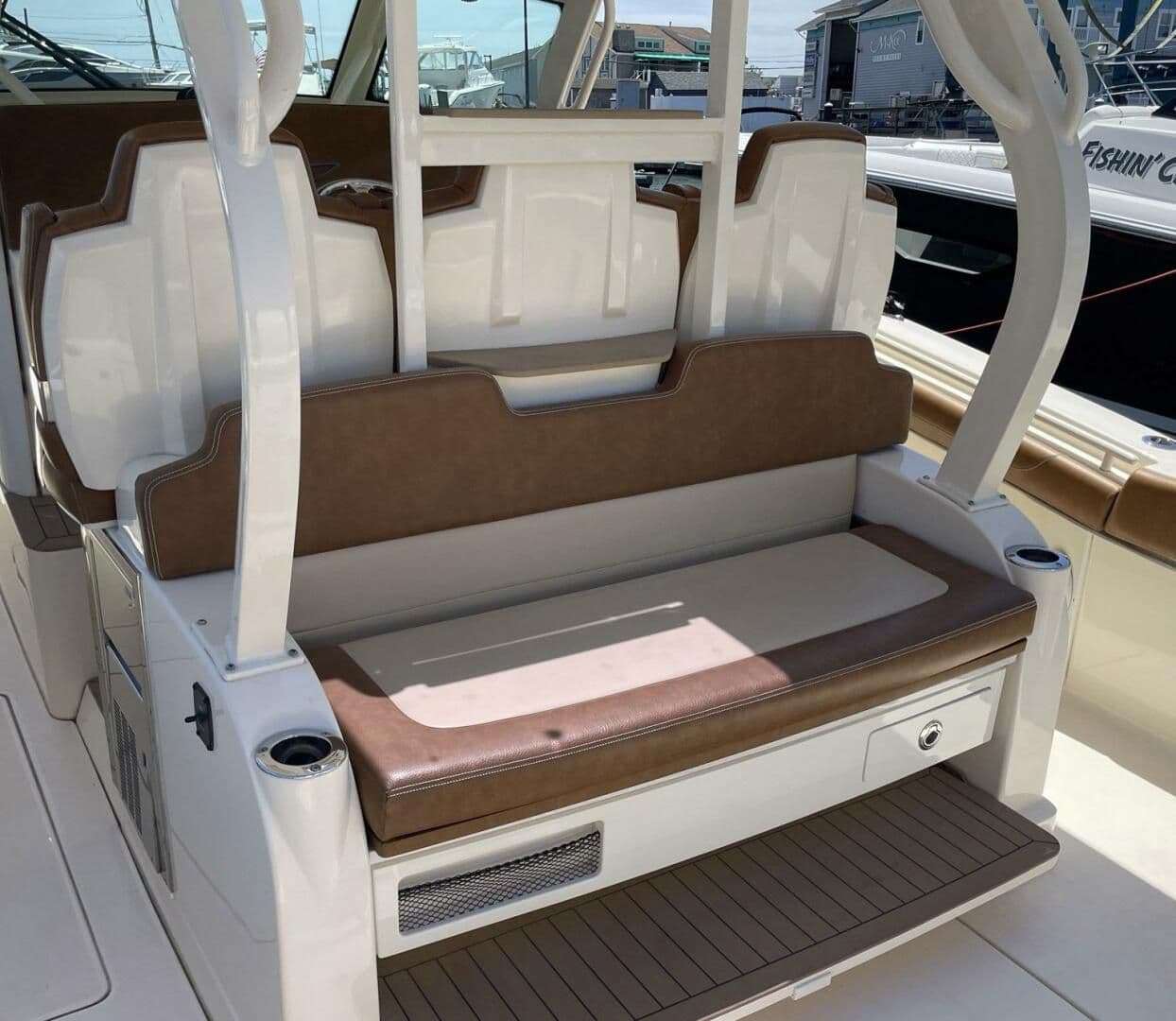 2019 Scout 380 LXF - 15